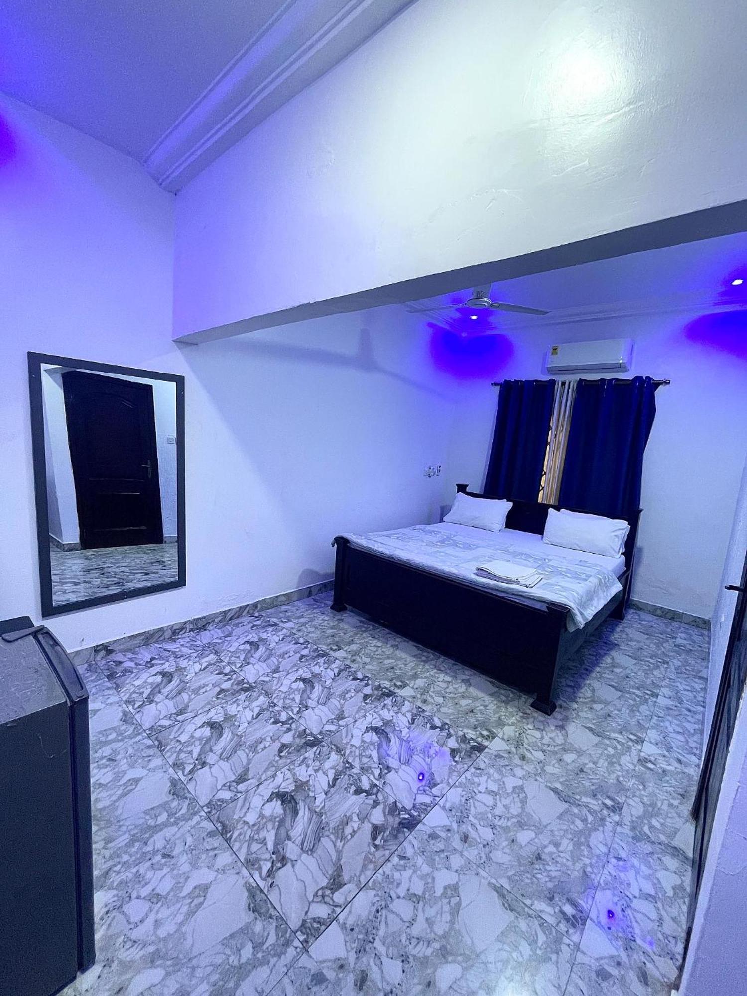 Queen Room