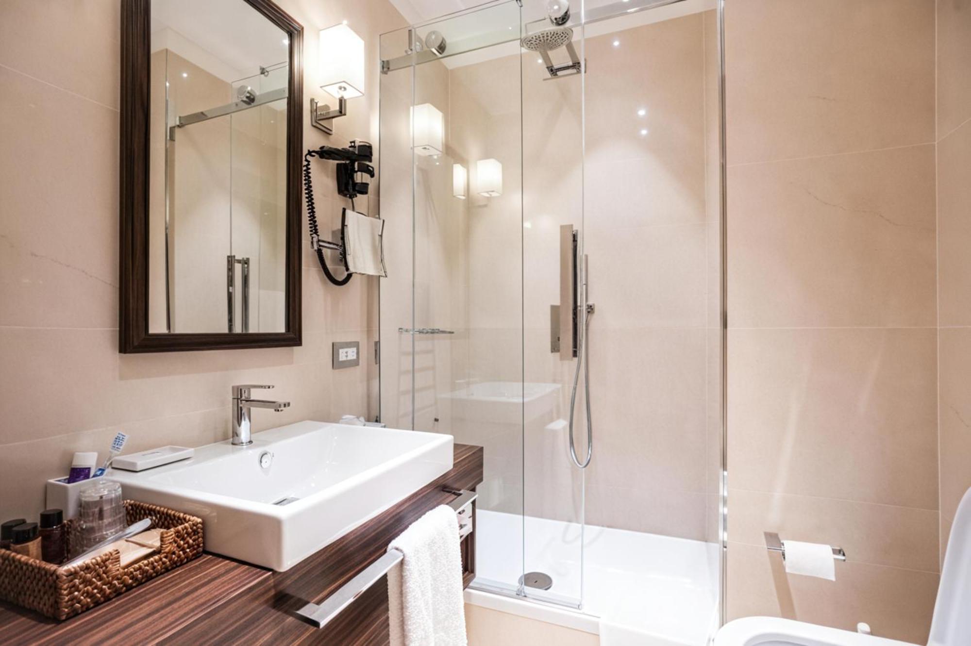 Camera Matrimoniale con Bagno Privato