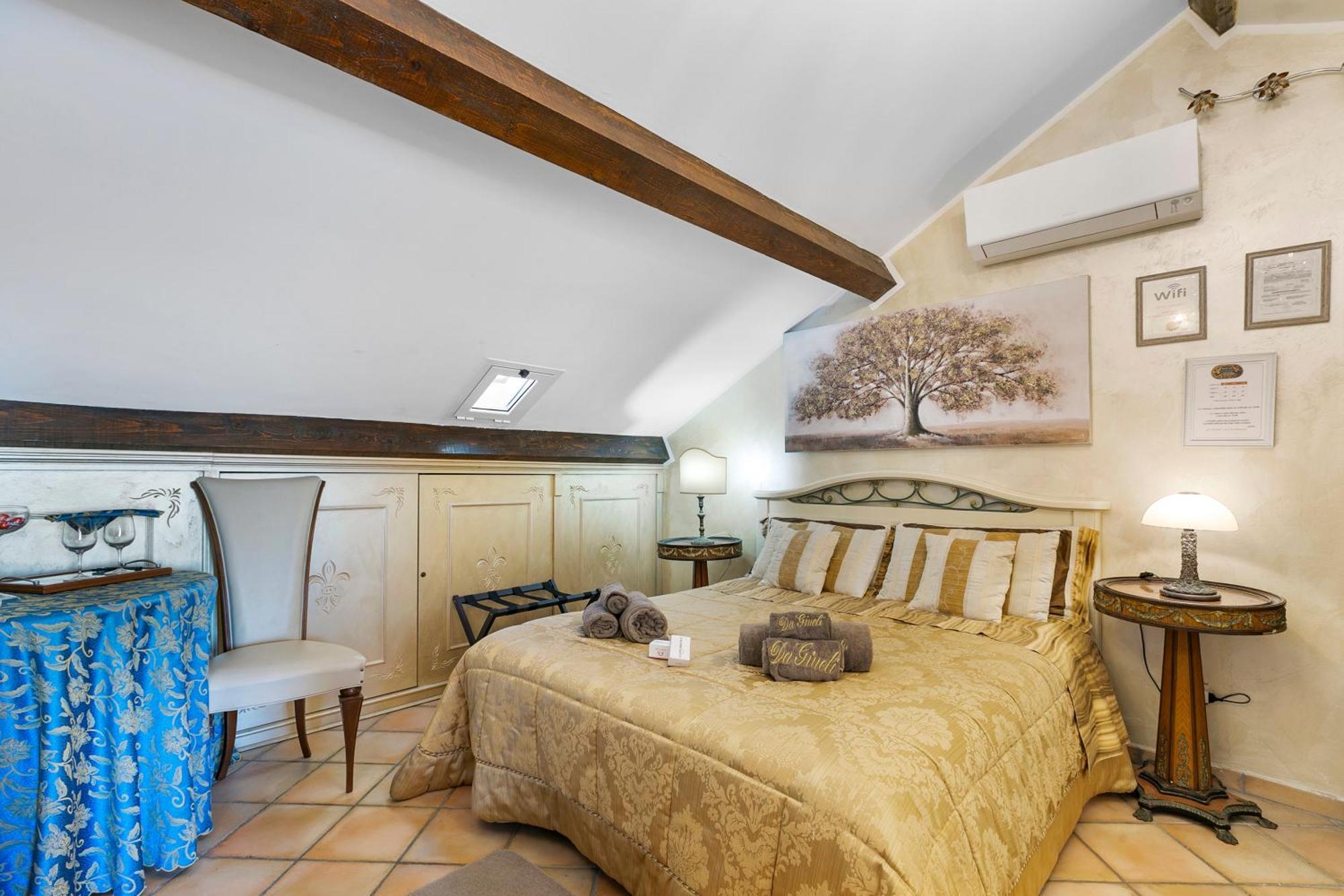 Large Double Room Balcony Sea view