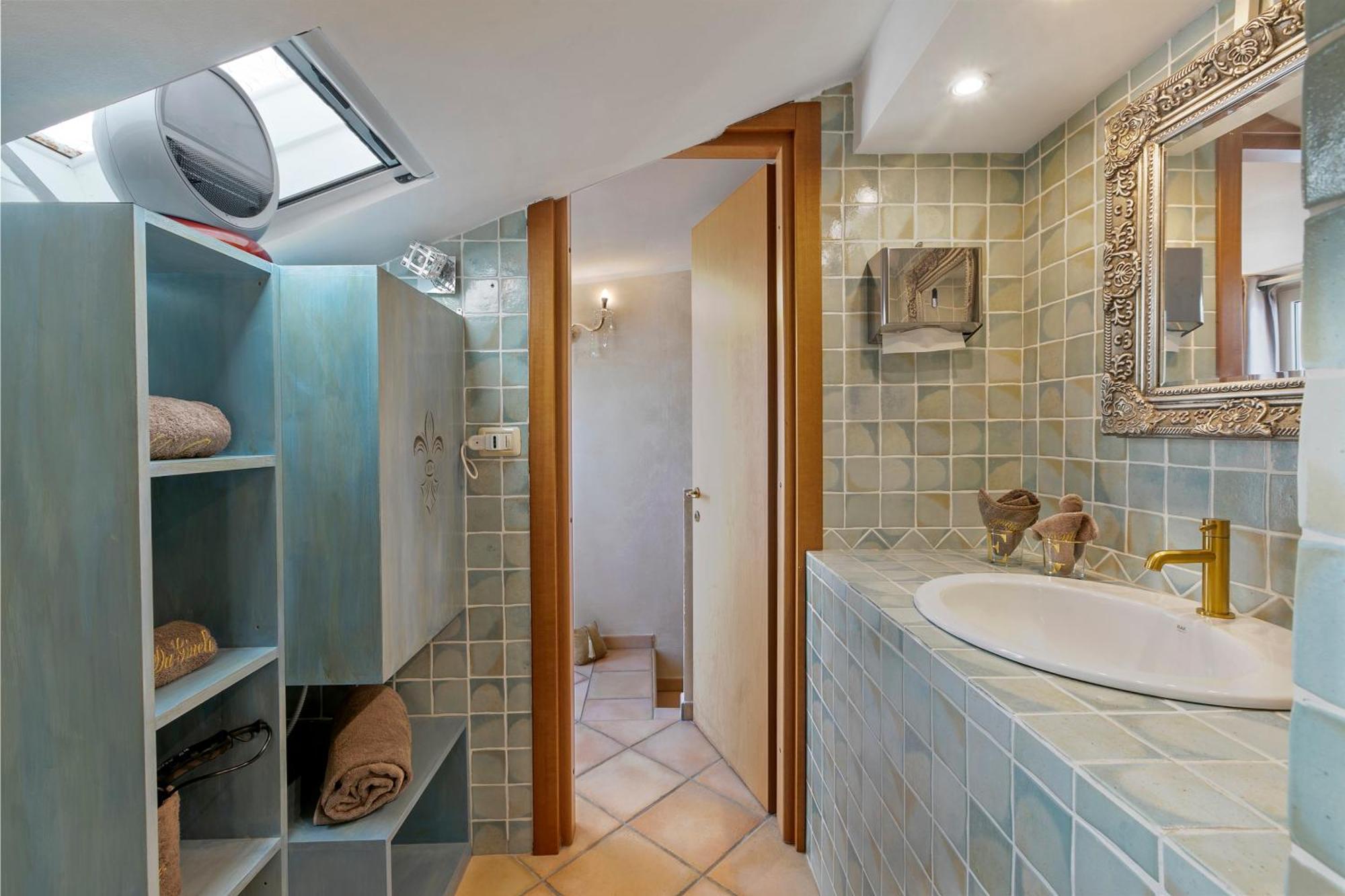 Large Double Room Balcony Sea view