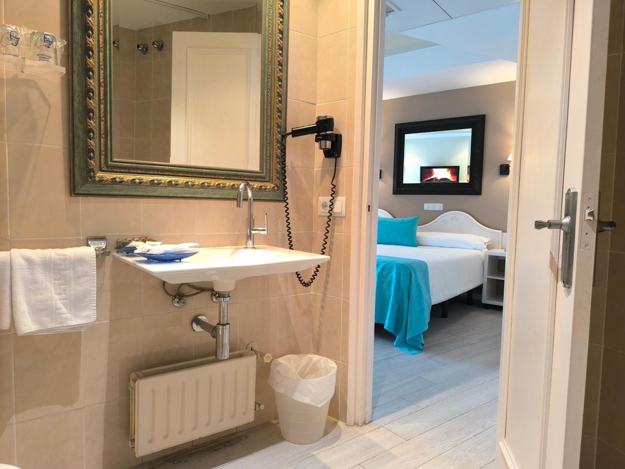 Basic Double or Twin Room