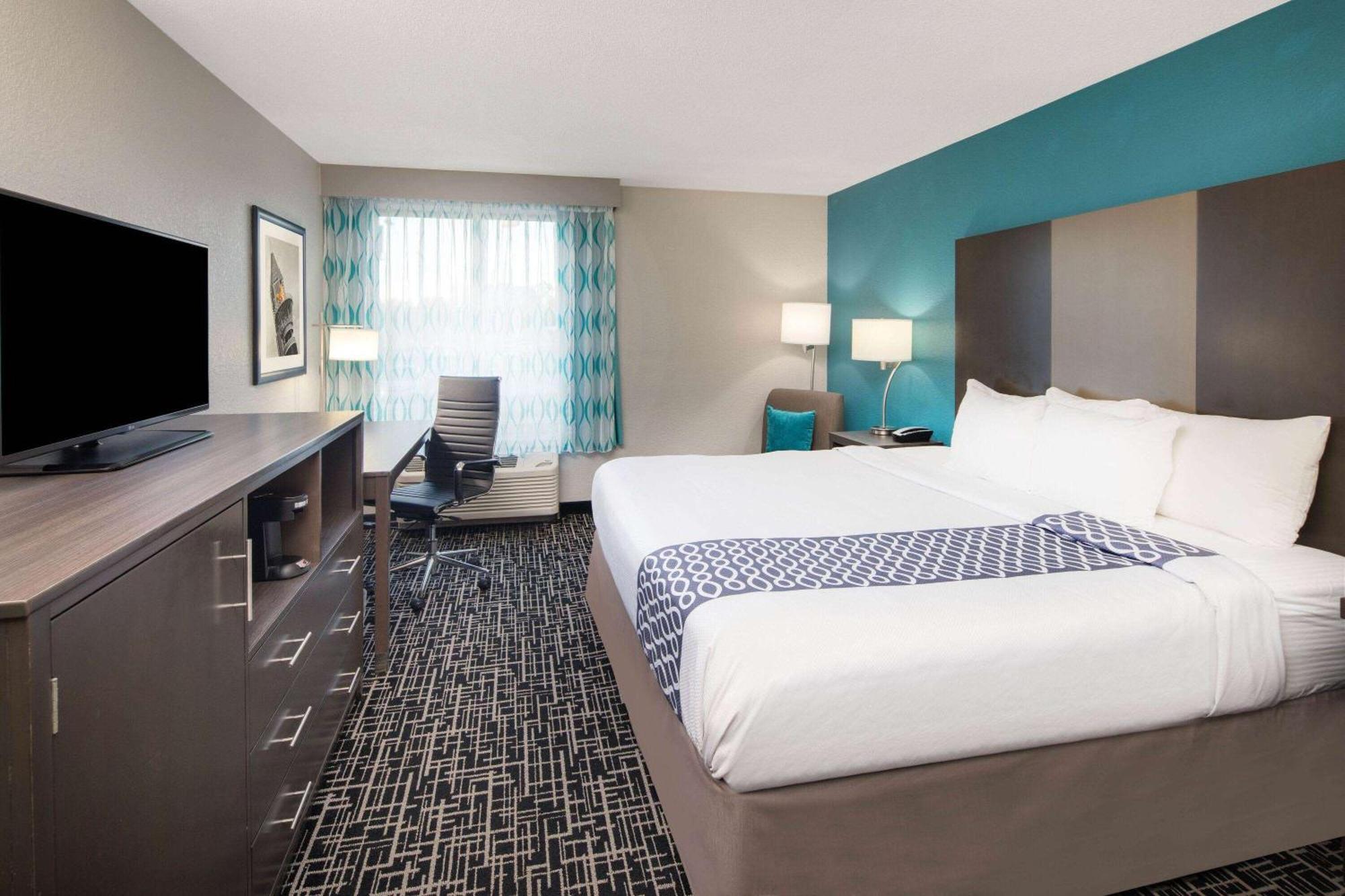 King Room View Mobility Access or Non-Smoking,1652746942:JPEG
