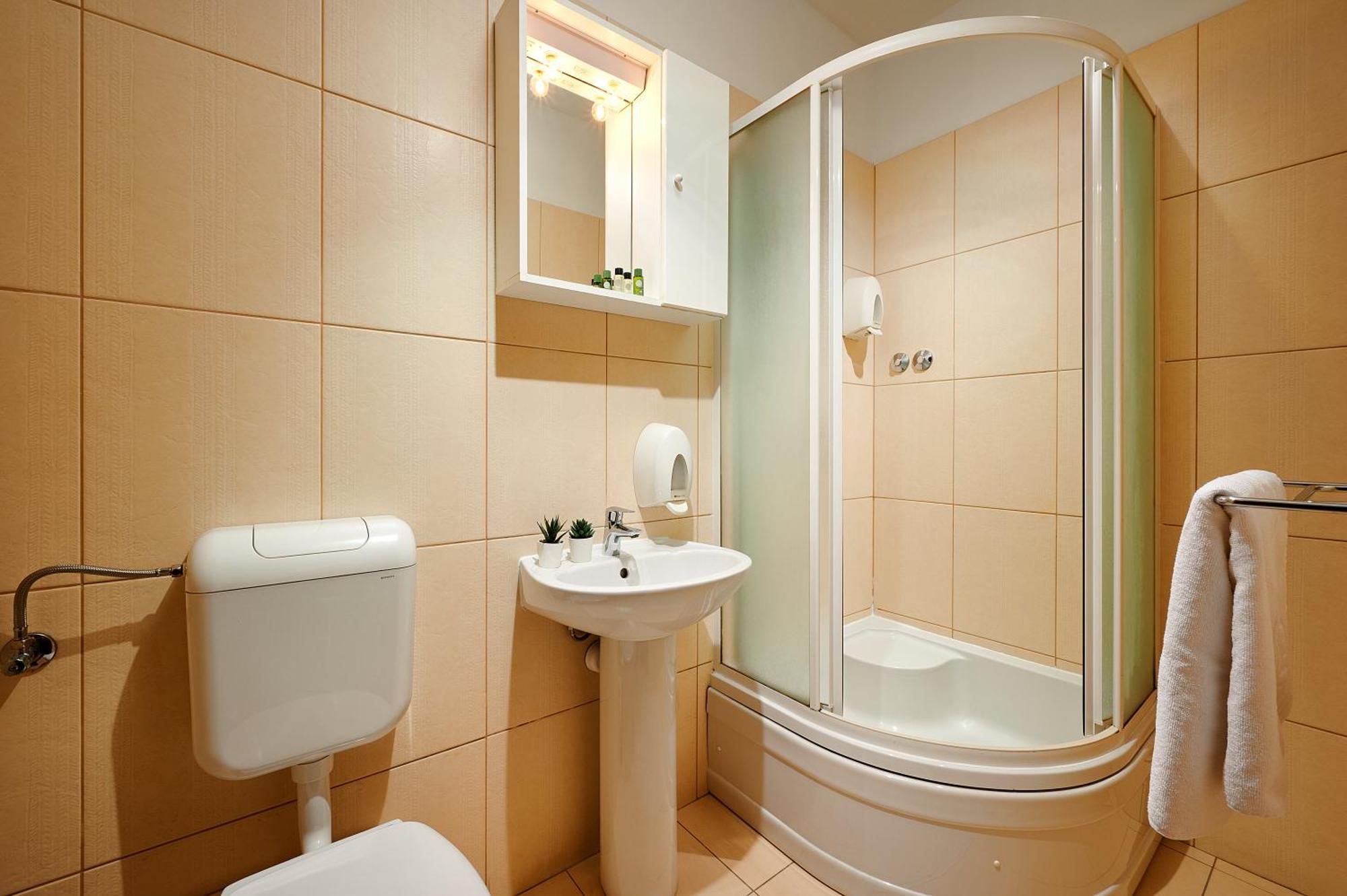 Single Room,1653510040:JPEG