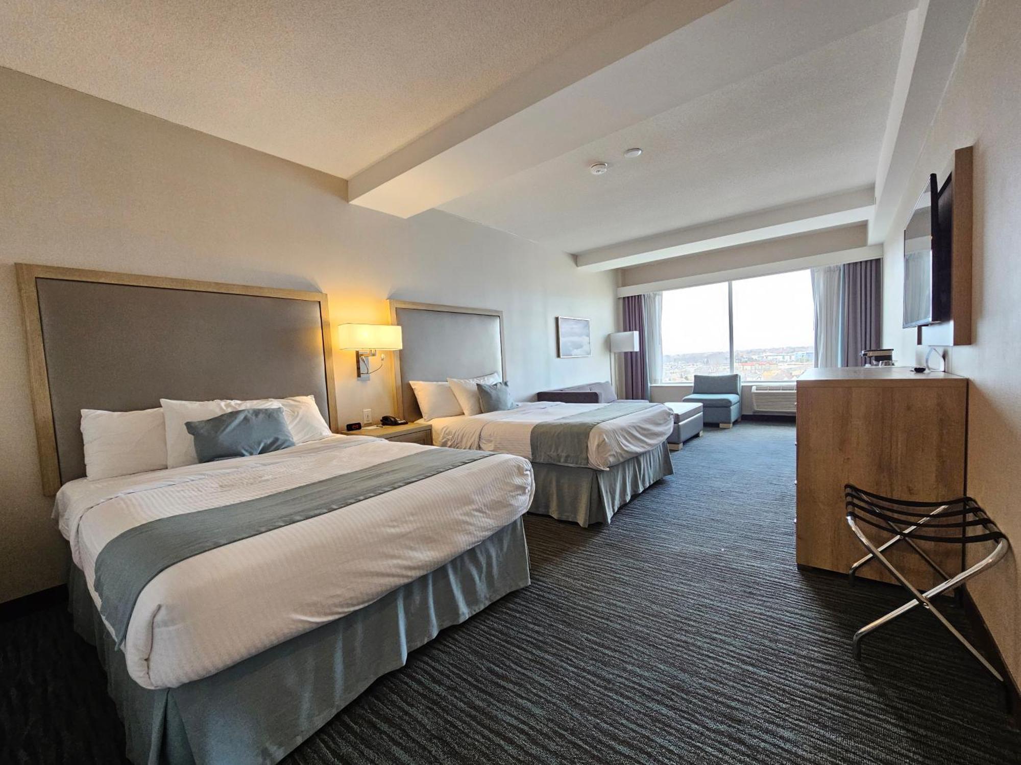 Cityview Jr Suite Guest room 2 Queen Beds & Sofa Bed,1656176738:JPEG
