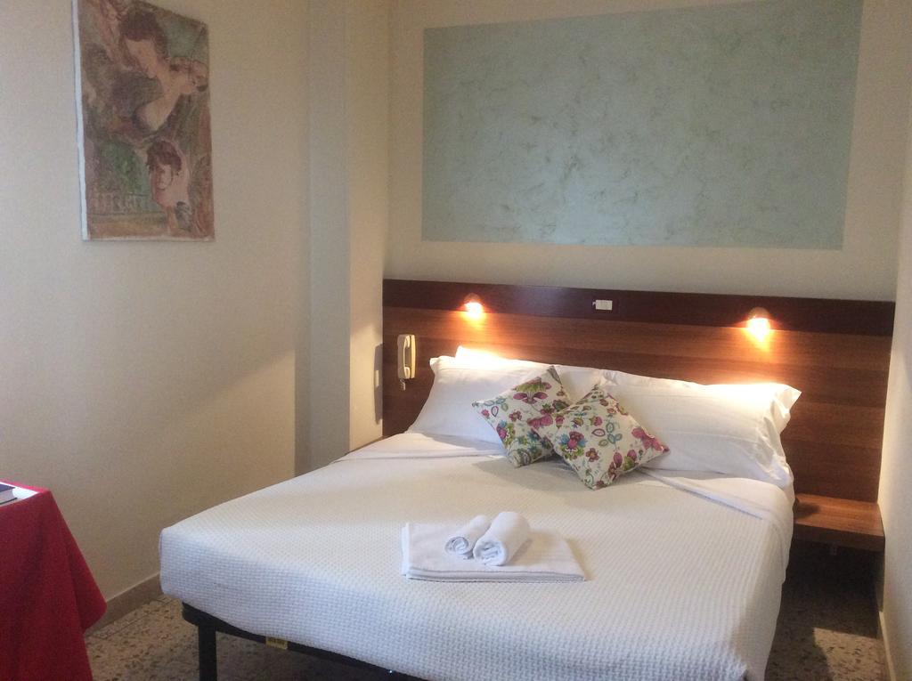 Small Double Room,205489237:JPEG