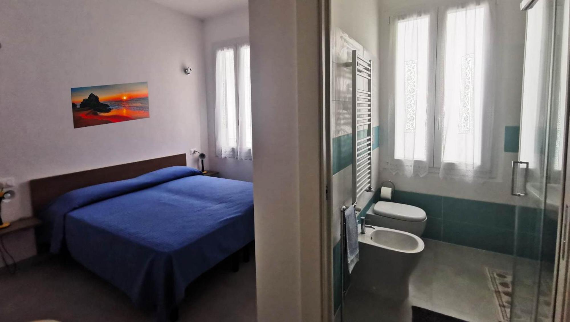 Double Room Private Bathroom