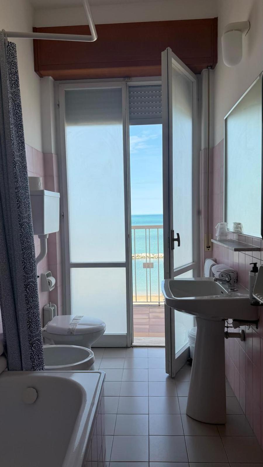 Deluxe Double or Twin Room Sea View