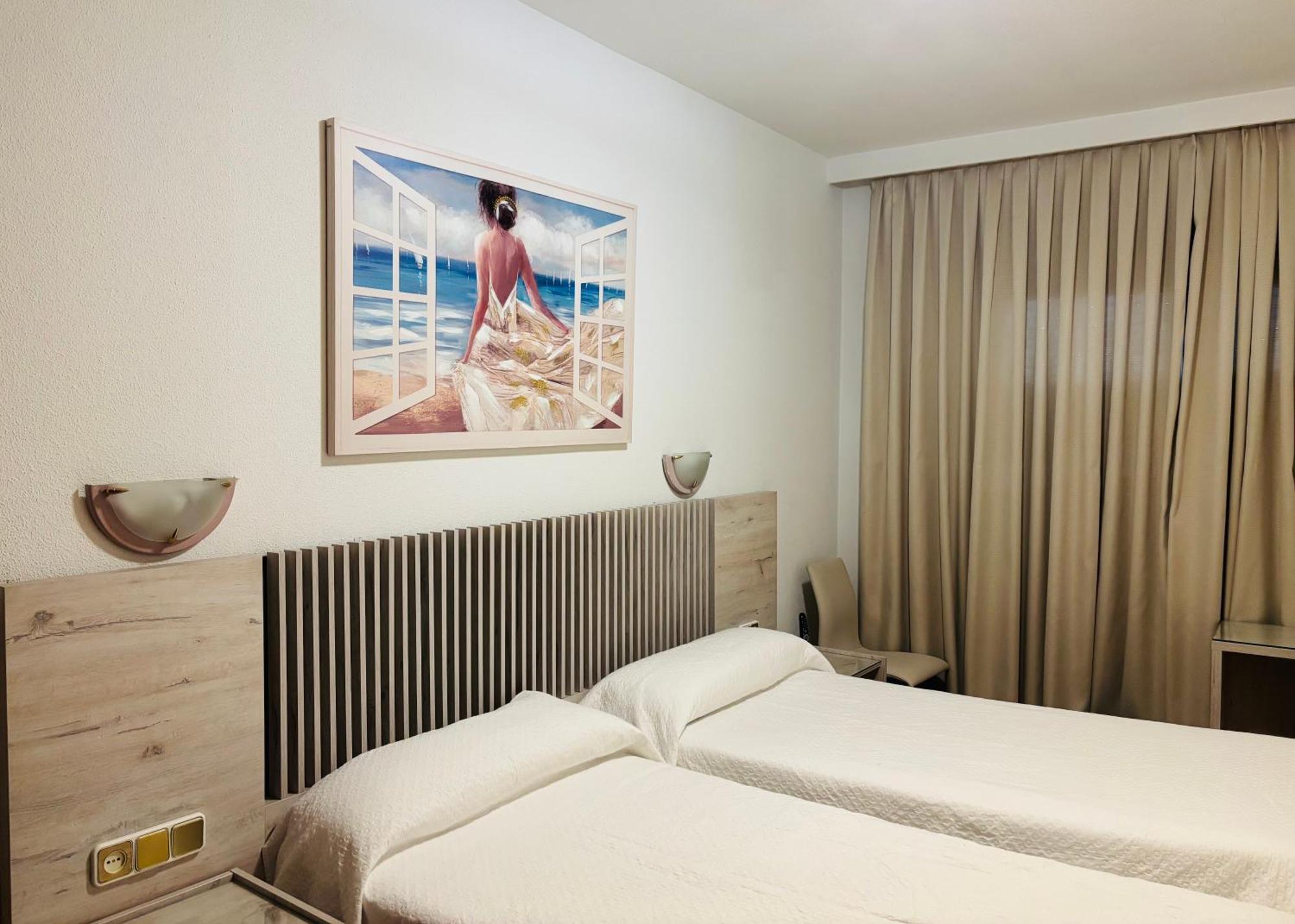 Twin Room,1661642683:JPEG
