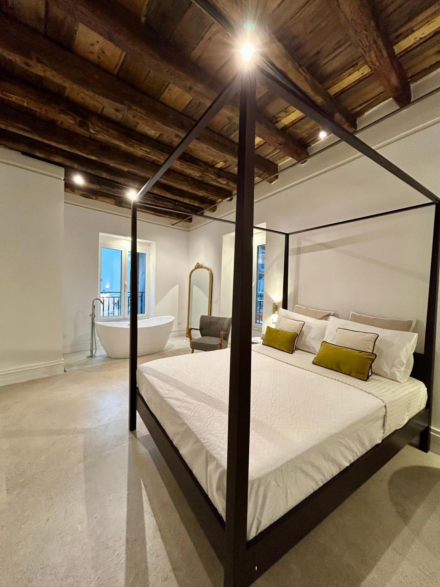 Deluxe Double Room Bath