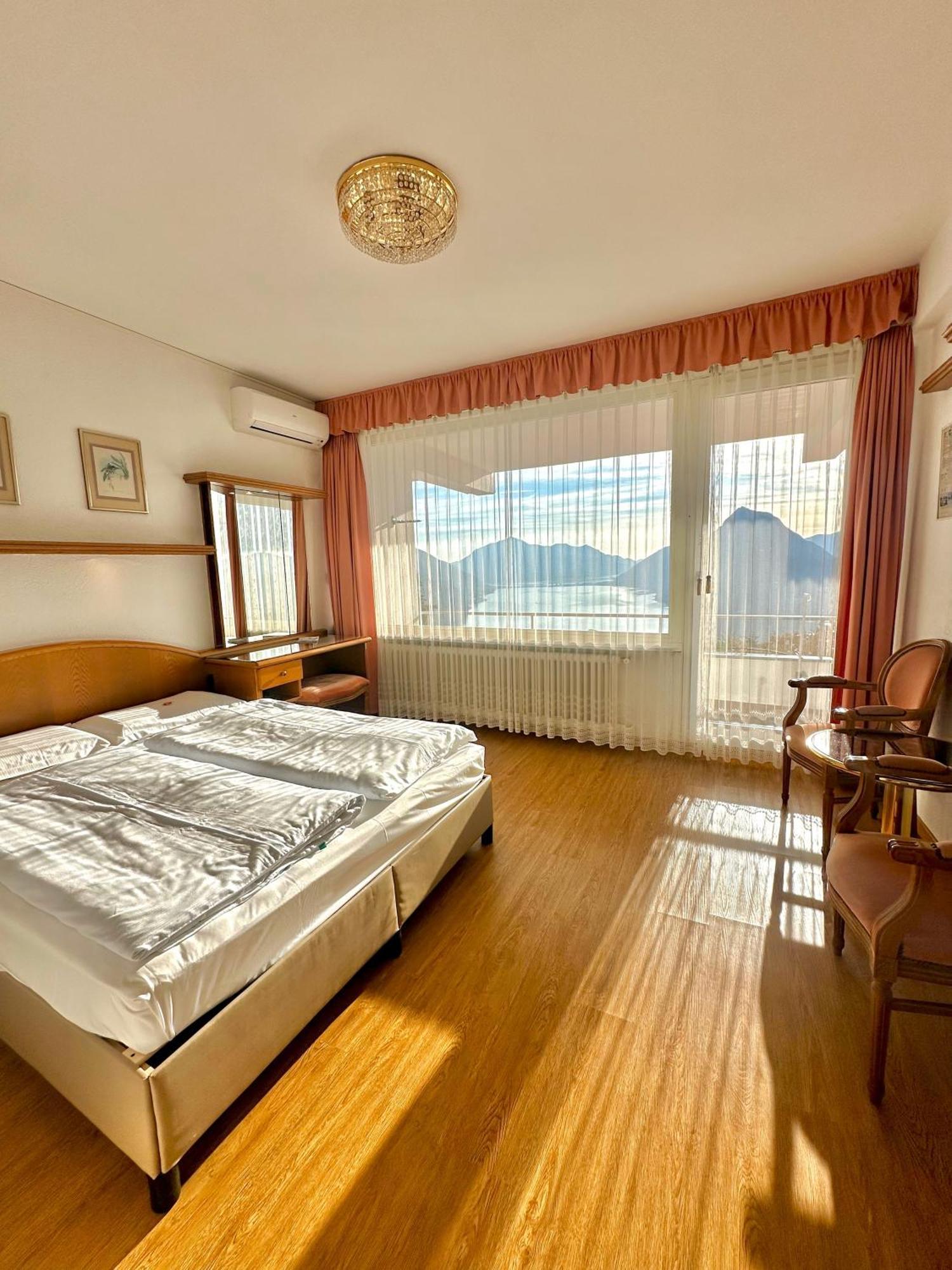 Chambre Double avec Balcon - Vue sur Lac