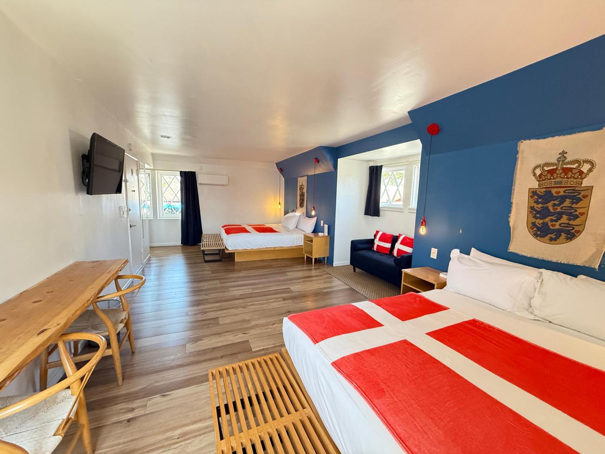 Deluxe Family Suite