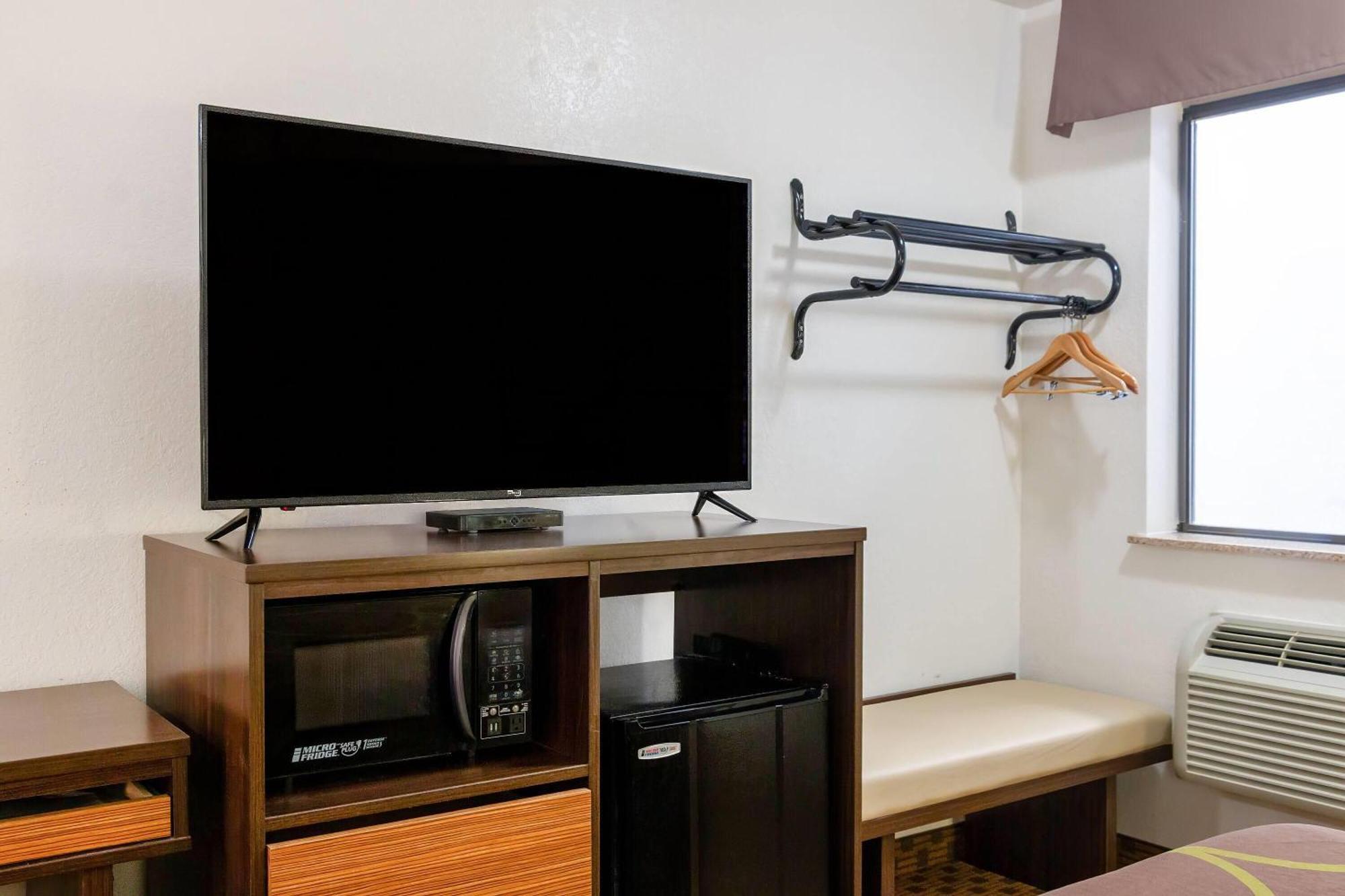 Queen Room Mobility Access or Non-Smoking