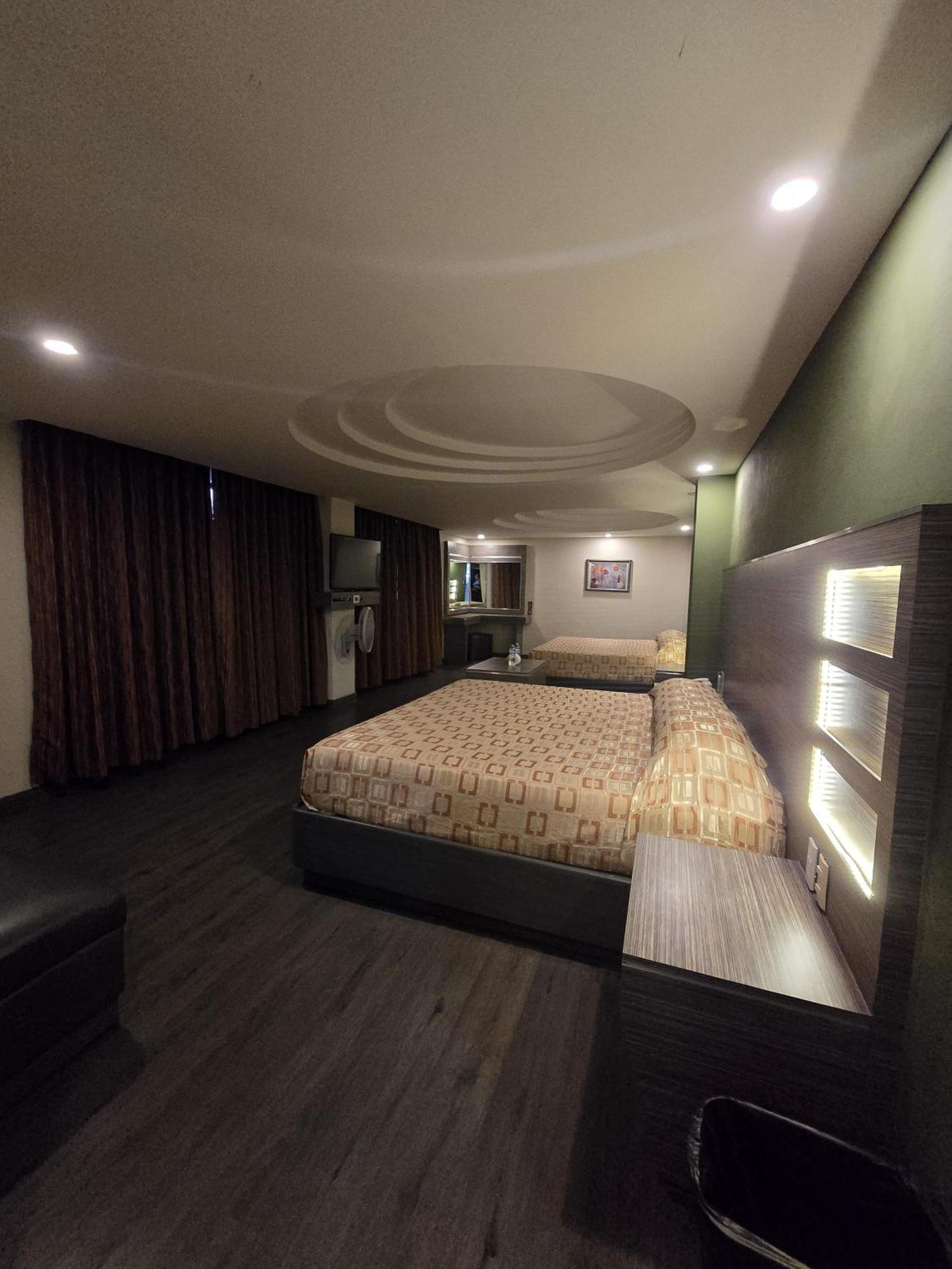 Superior Twin Room,1669869997:JPEG