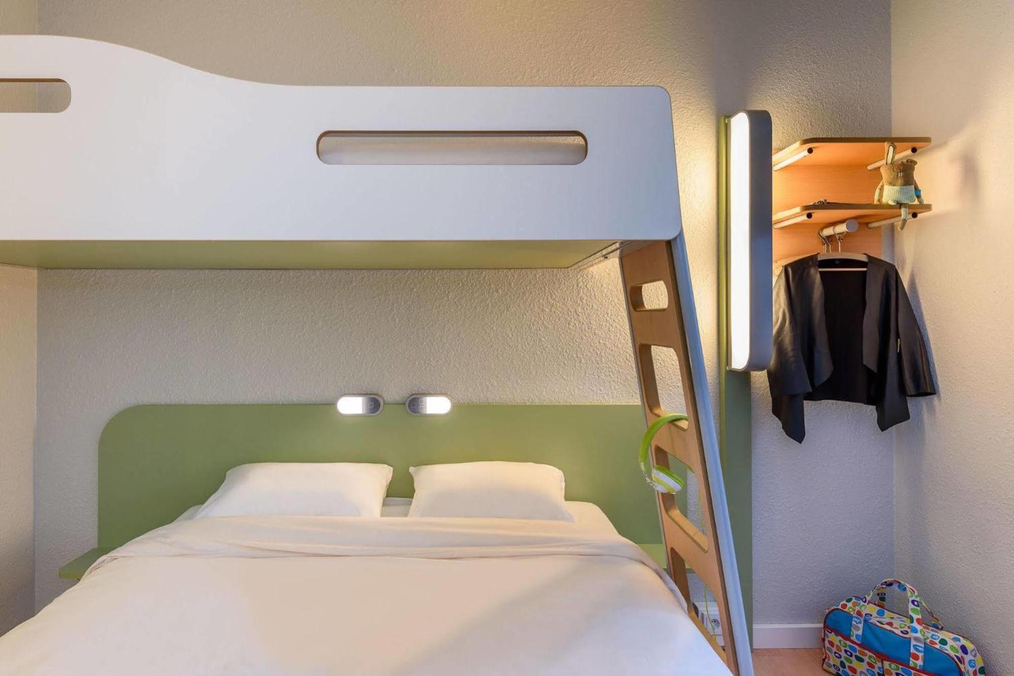 Triple Room One Double Bed One Bunk Bed,1742990600:JPEG