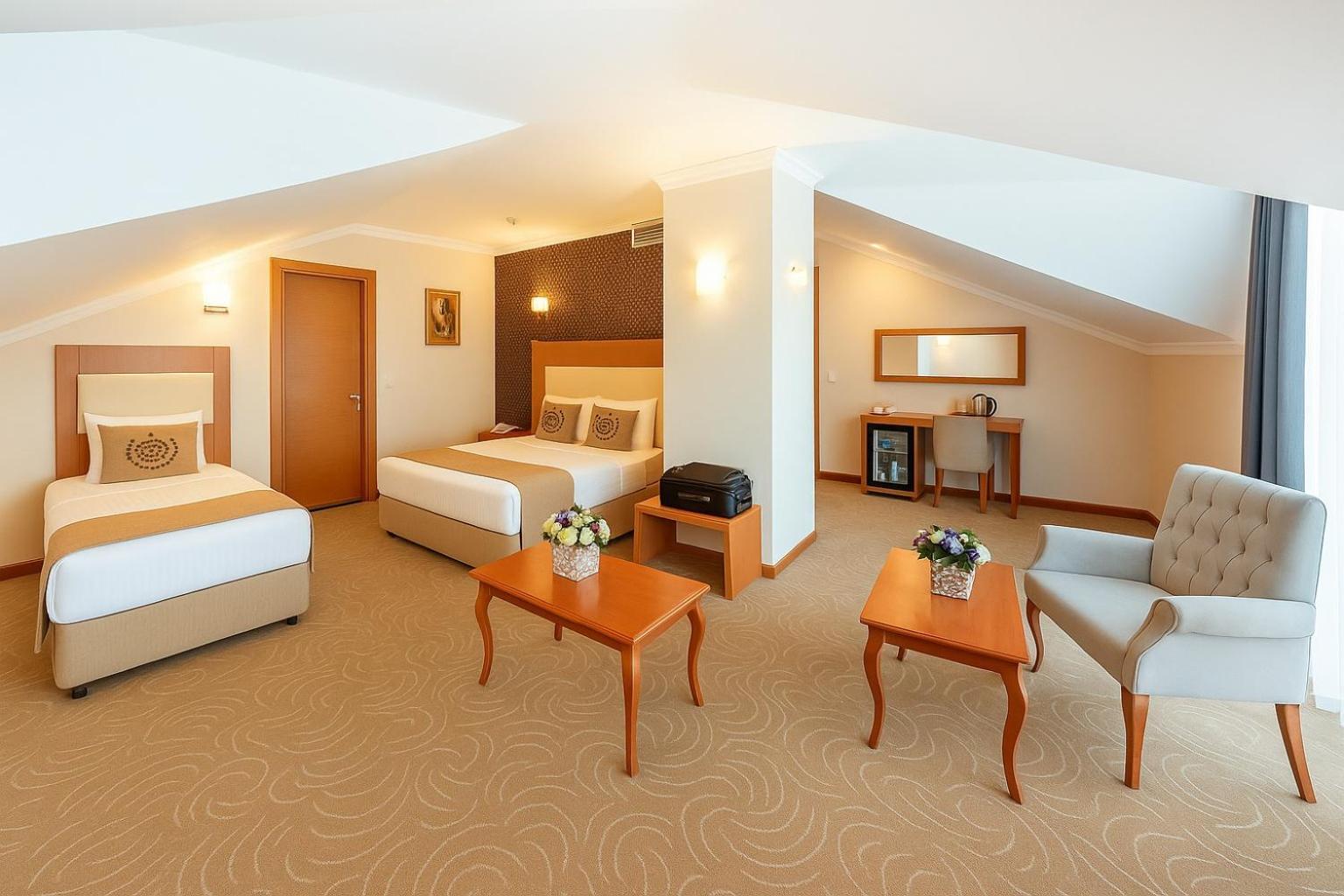 Family Room,1674723507:JPEG