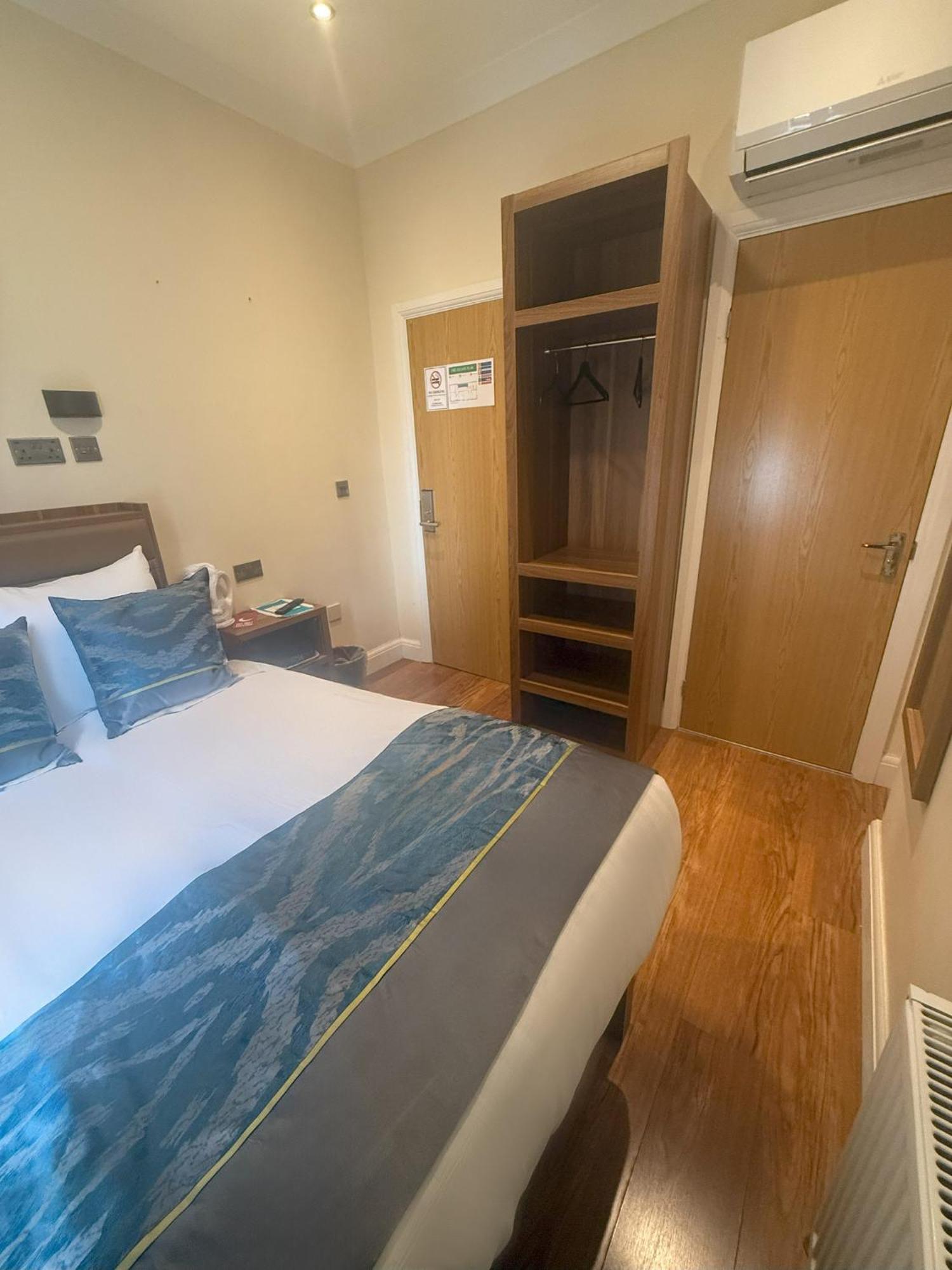Quarto Duplo