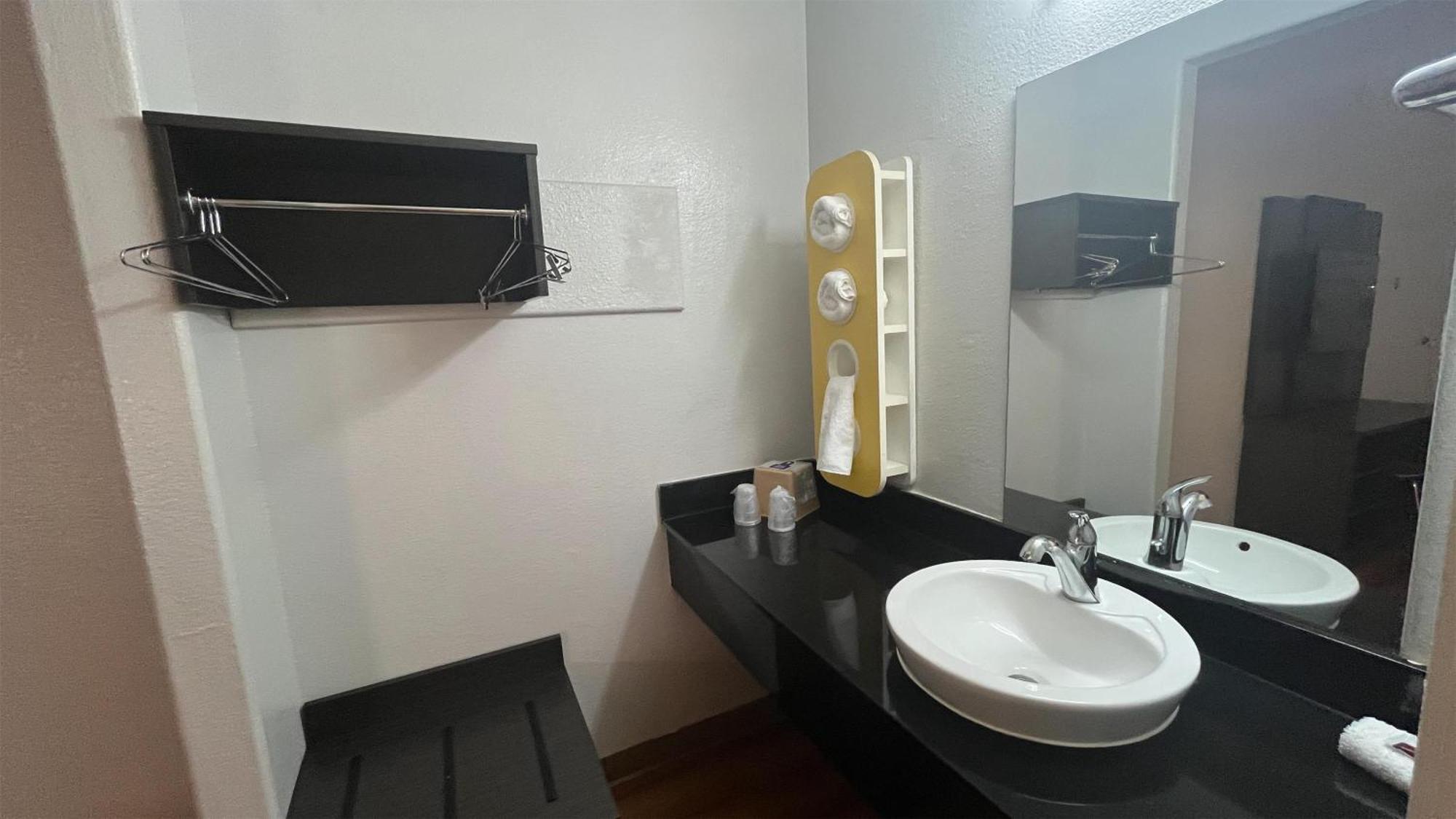 King Room - Disability Access/Non Smoking