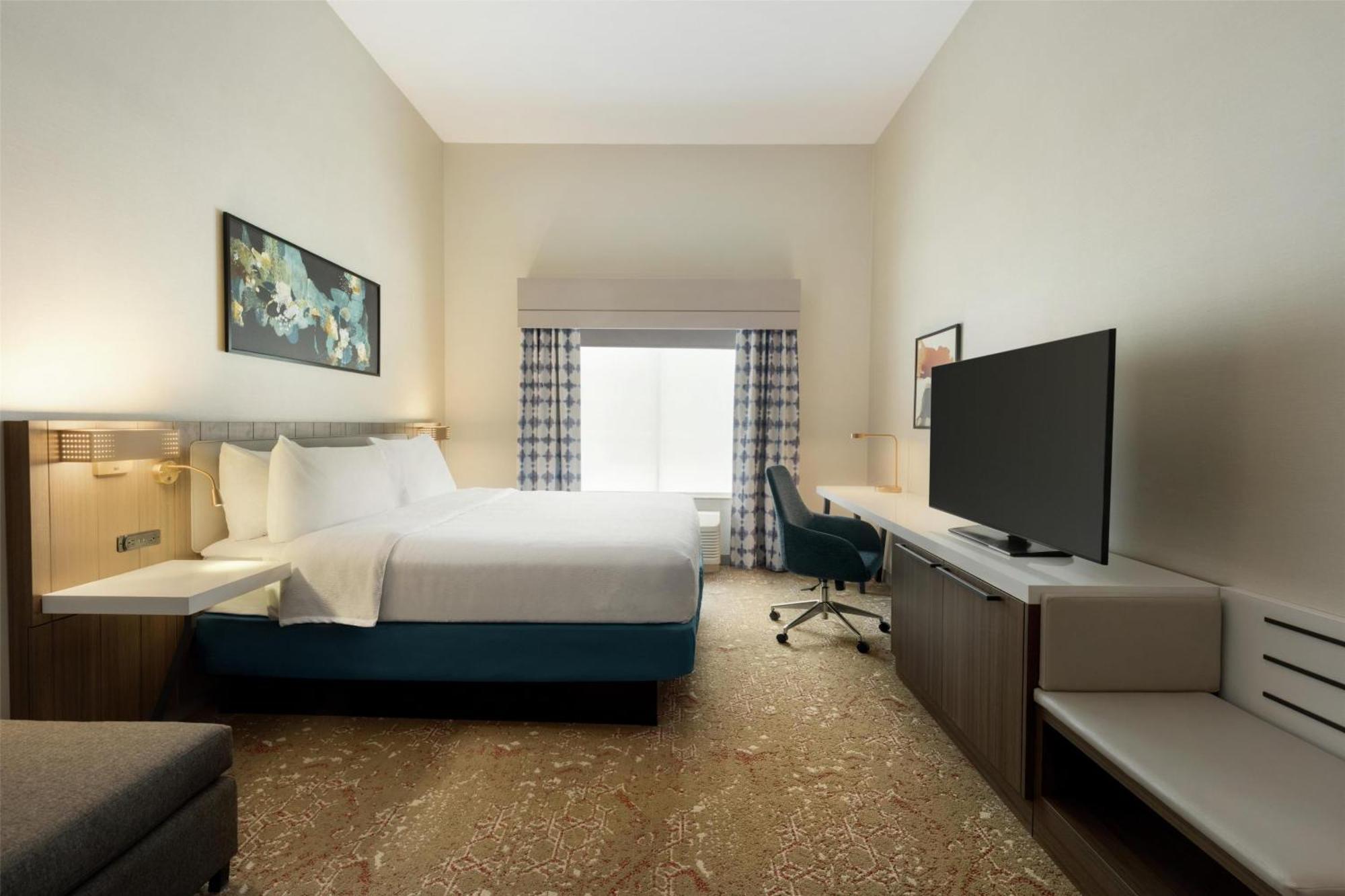 Deluxe King Room Hearing Accessible