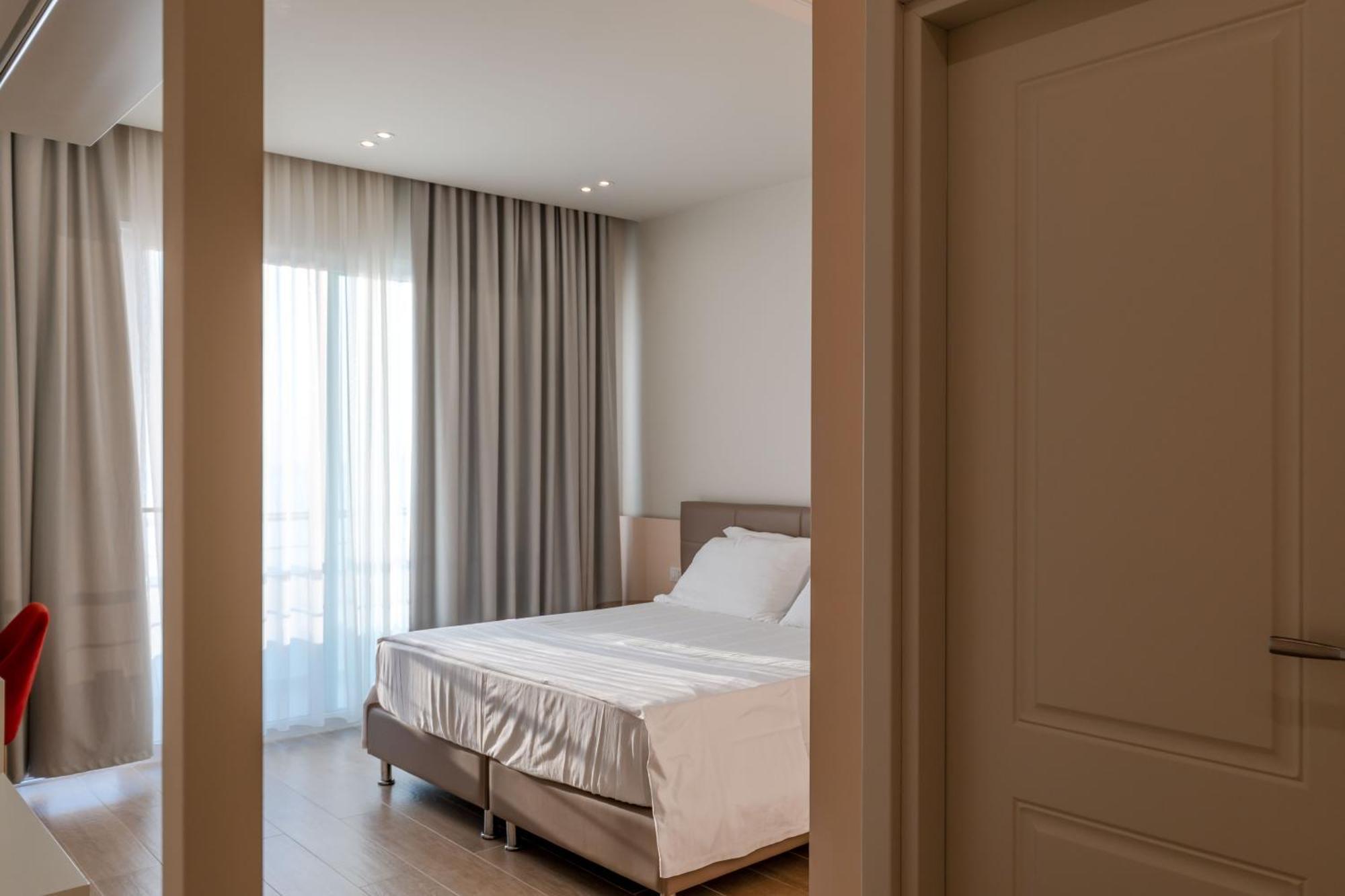 Deluxe Double Room with Sea View