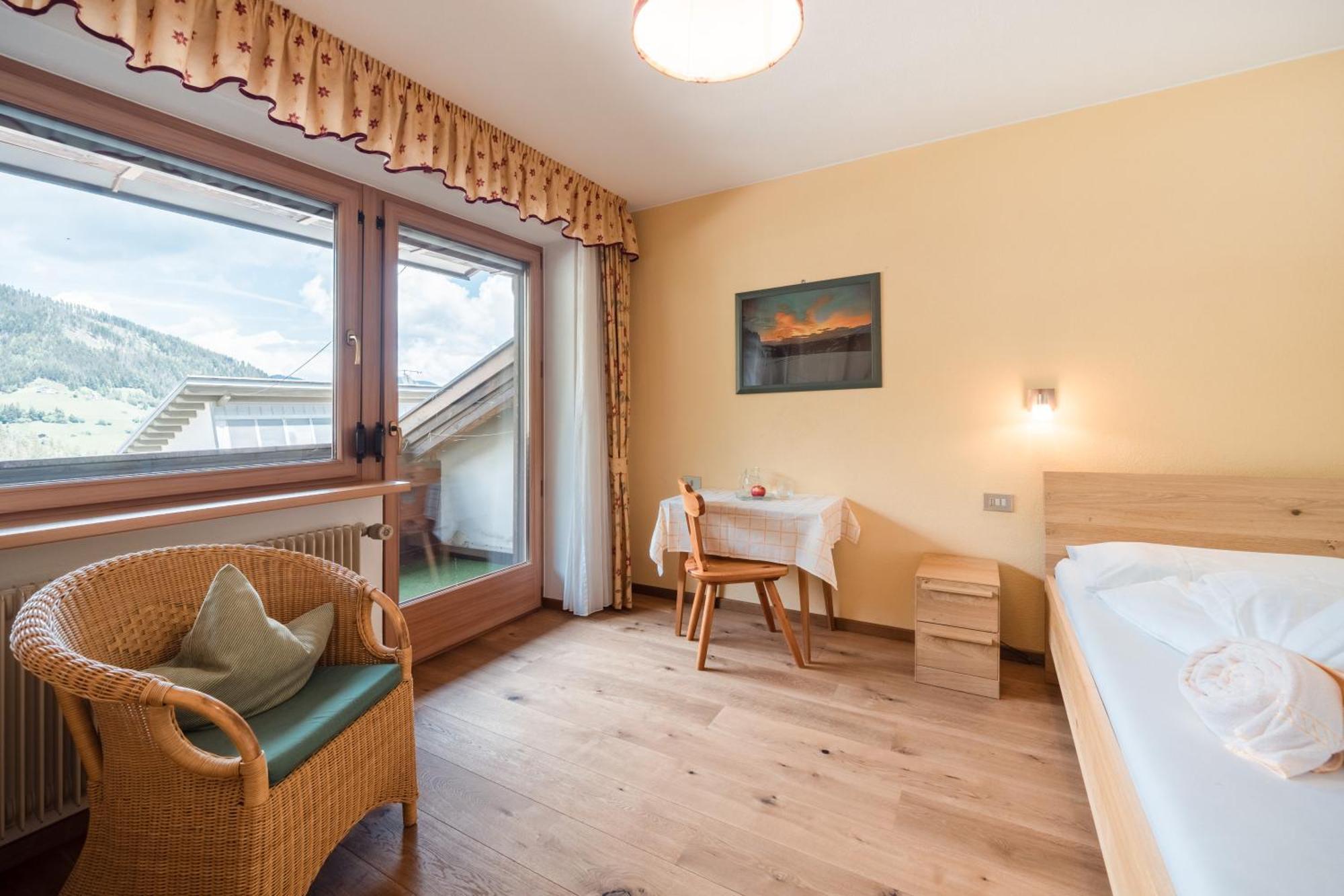 Einzelzimmer mit Balkon