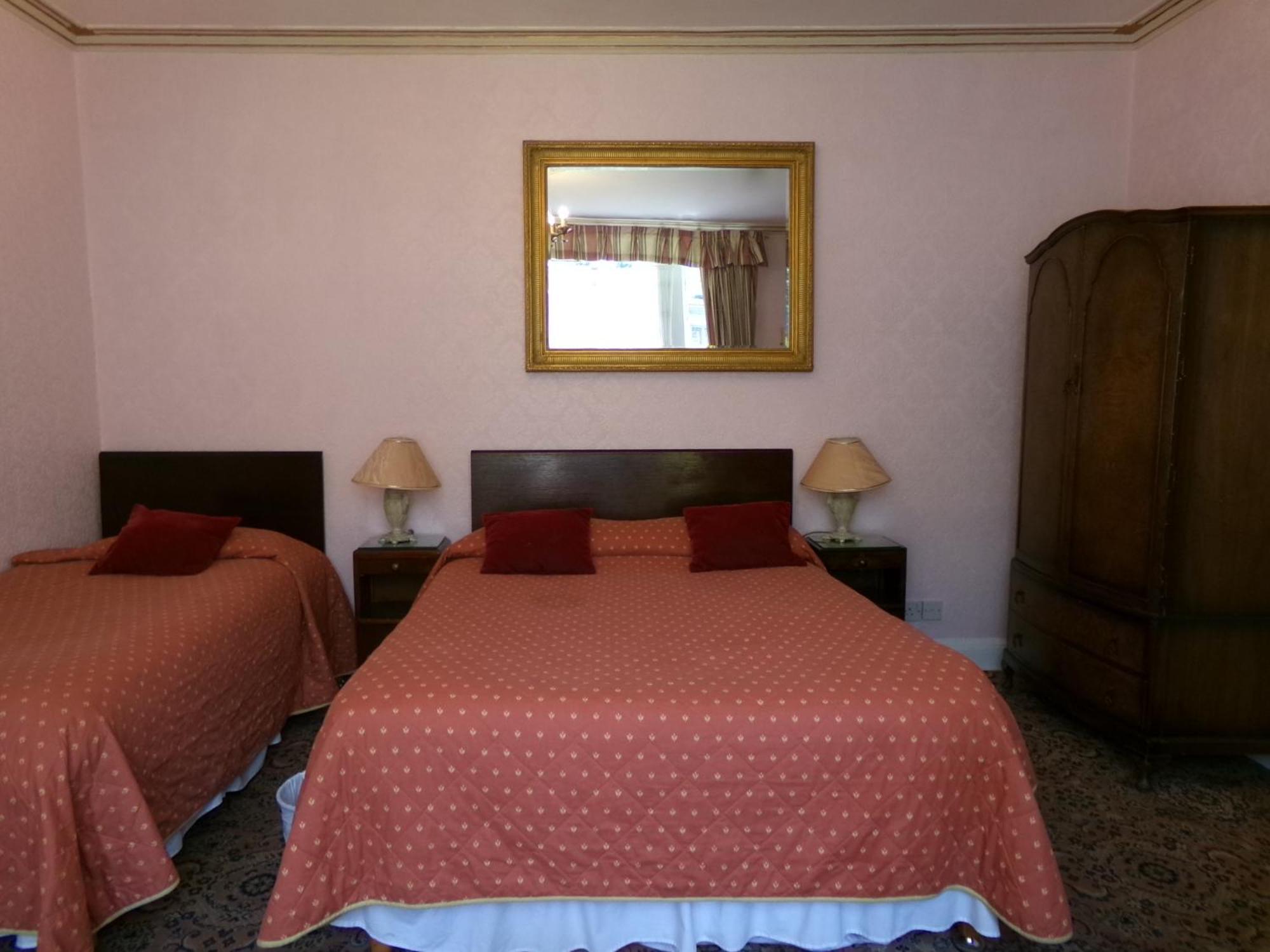 Triple Room,1693280518:JPEG
