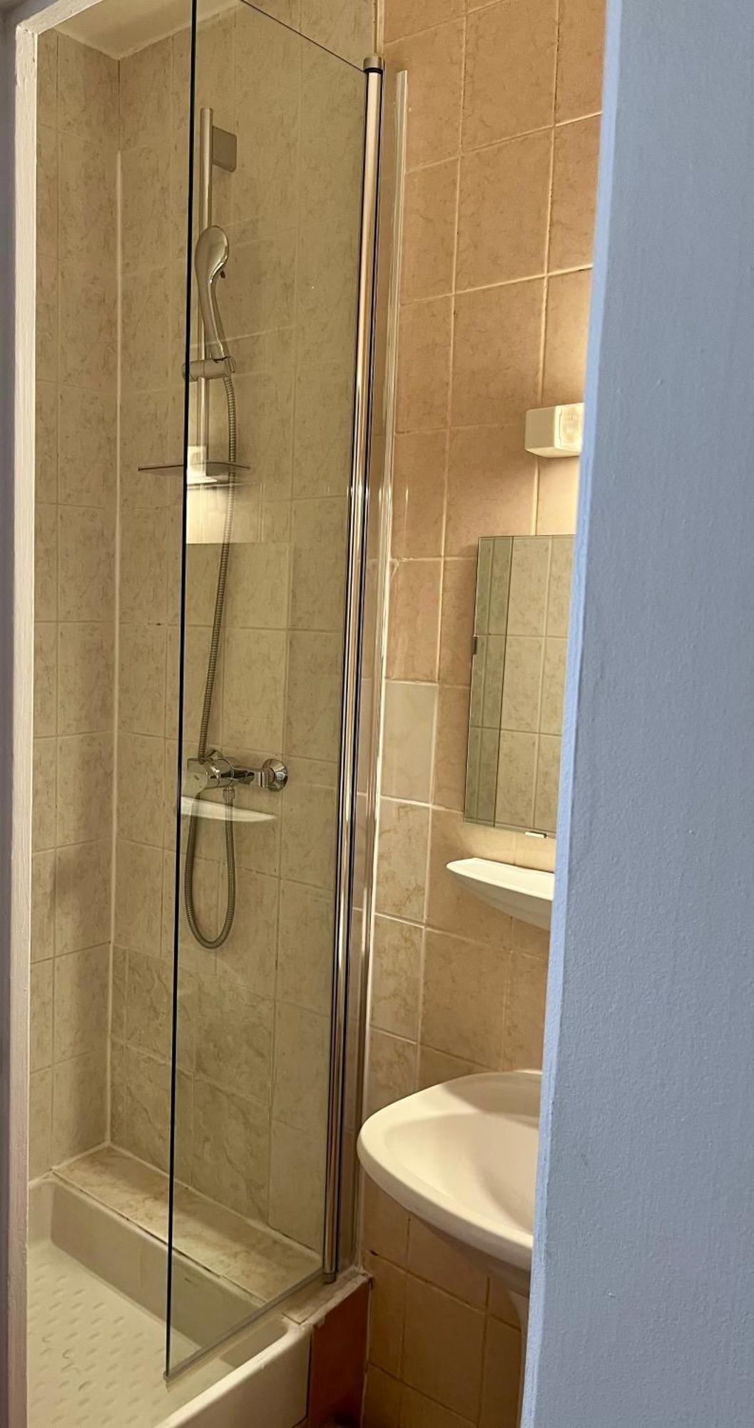 Twin Room,1690952308:JPEG