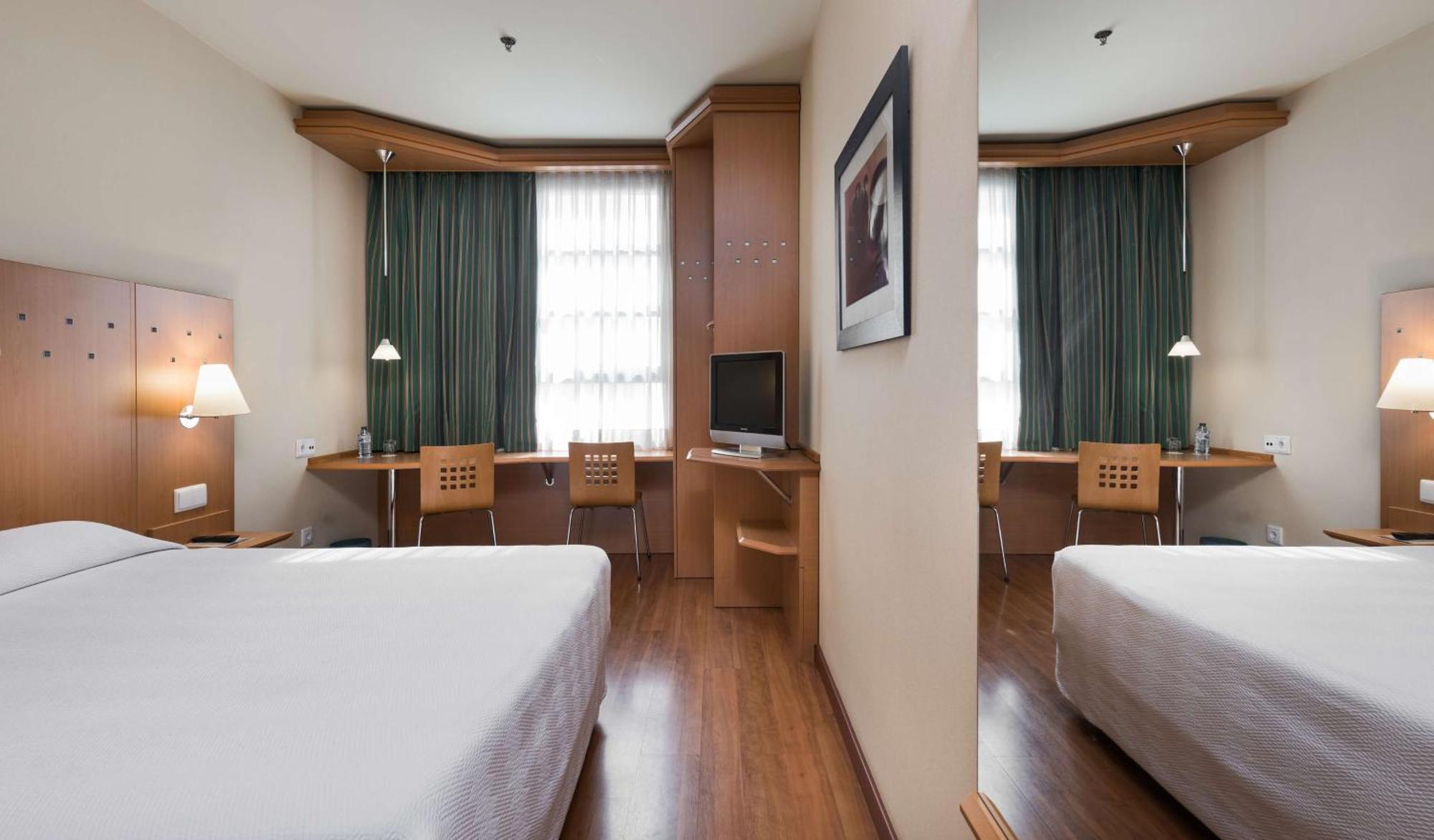 Habitación Doble Estándar con cama supletoria (2 adultos + 1 niño) - 1 o 2 camas