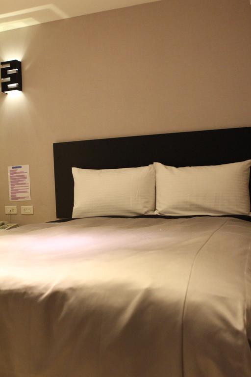 Standard Double Room with no Window,178915482:JPEG