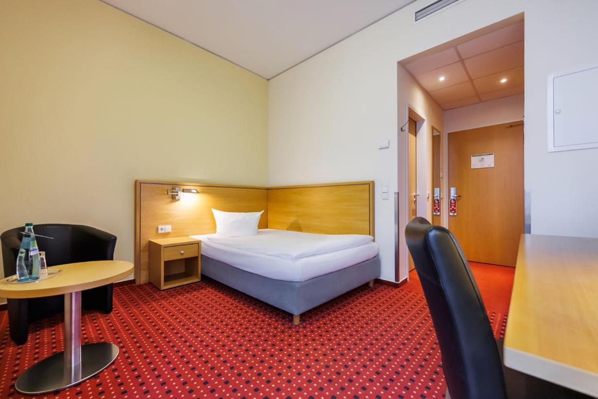Single Room,1697807925:JPEG