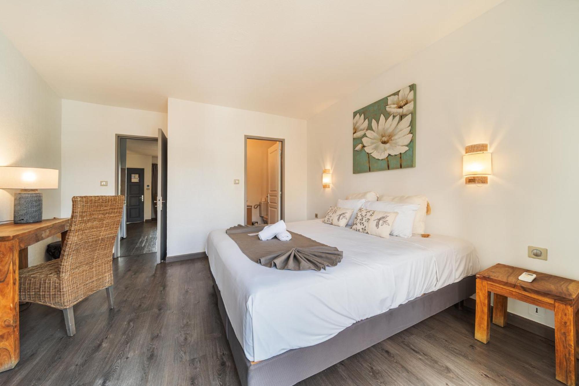 Suite Junior (2 Adultes + 2 Enfants de moins de 12 Ans)