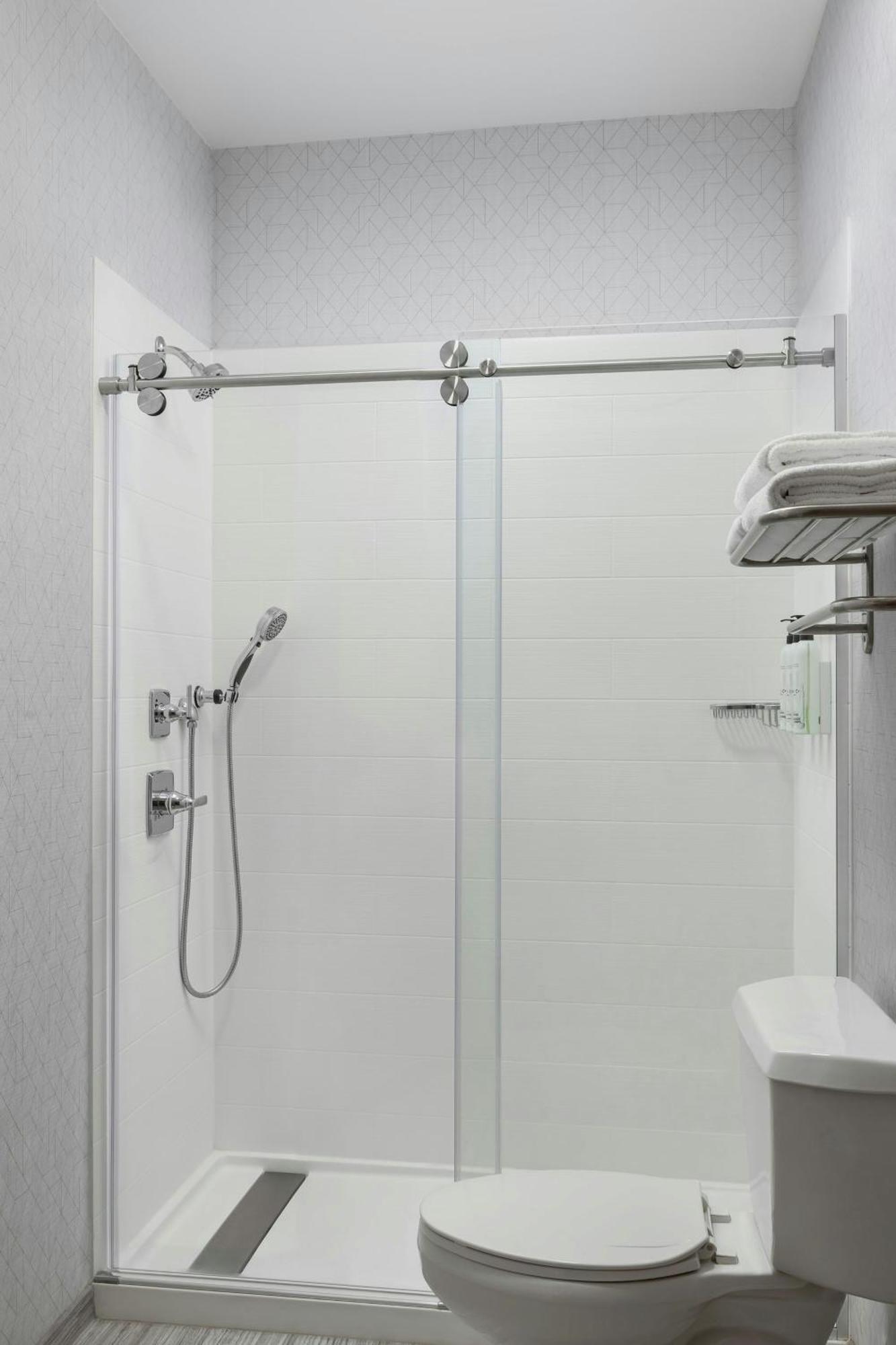 King Suite with Roll-In Shower, Transfer Shower and Trundle Sofa - Mobility Access/Hearing Accessible