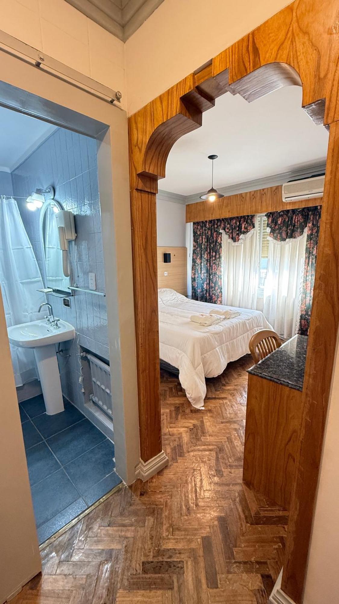 Quarto Standard com Cama de Casal ou 2 de Solteiro
