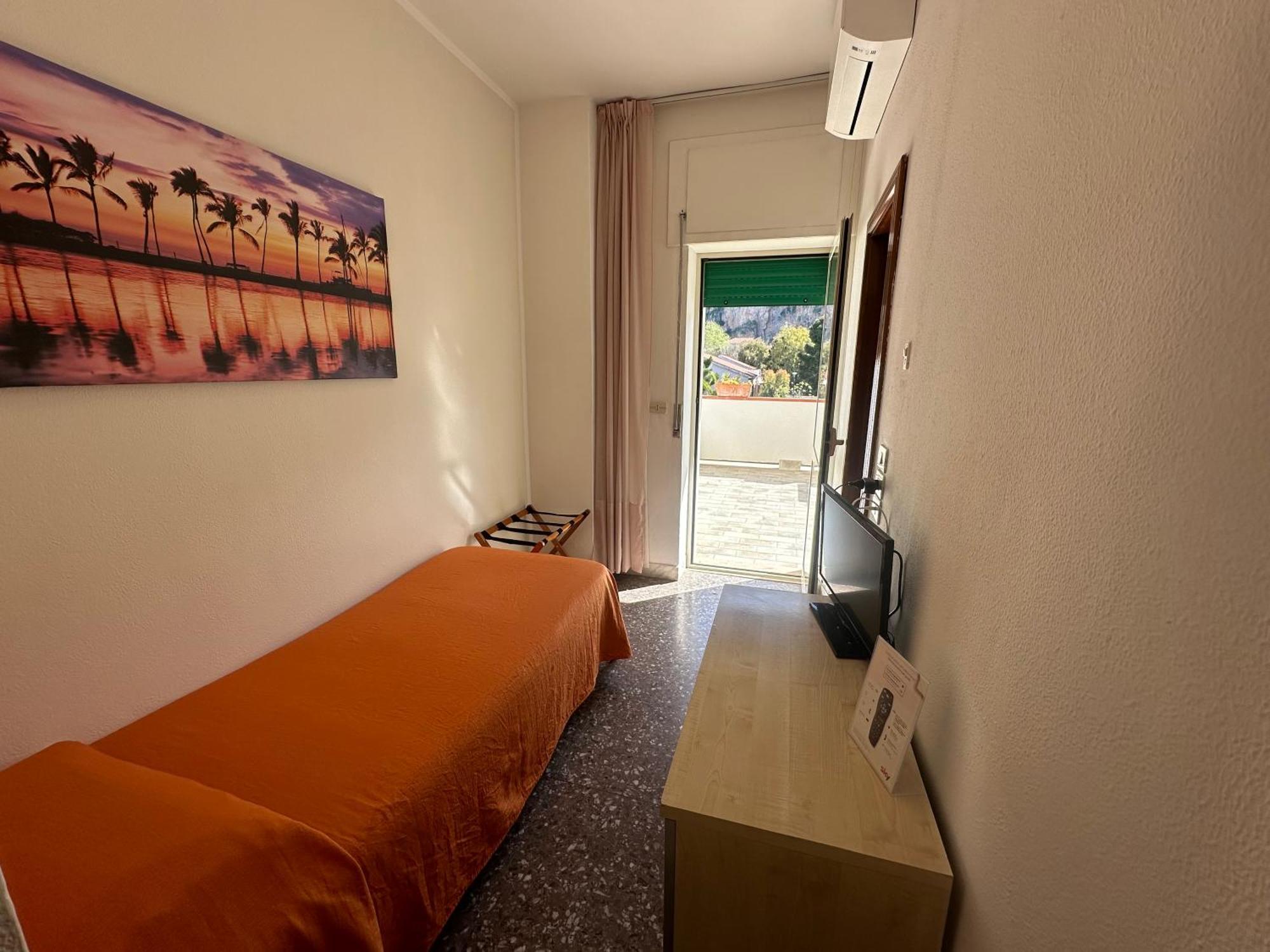 Single Room,1698998187:JPEG