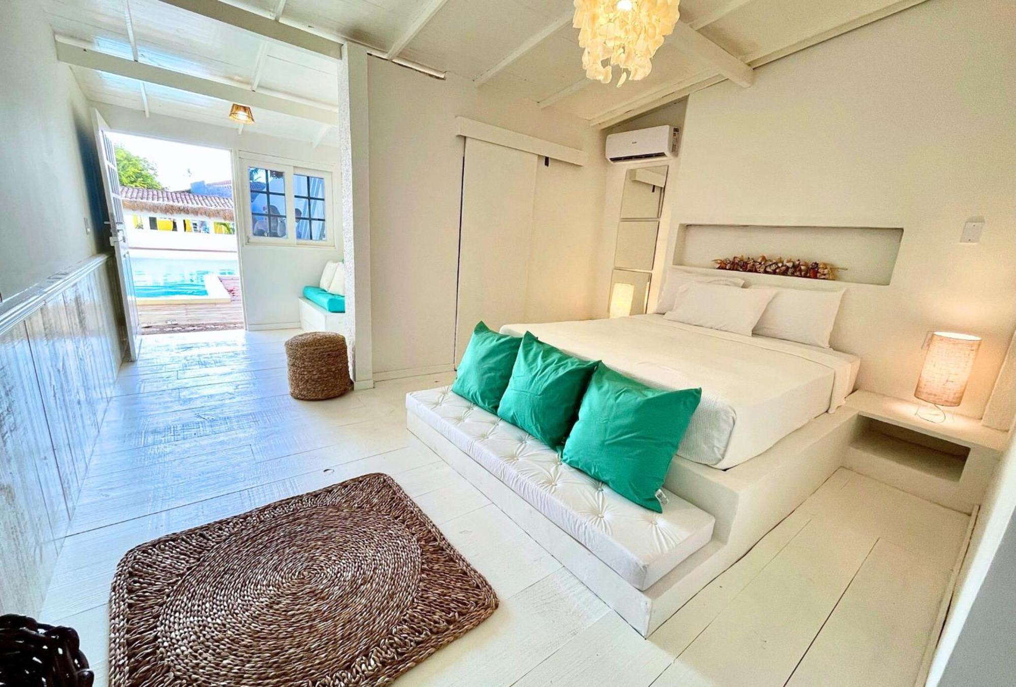 Quarto Duplo com Vista Piscina