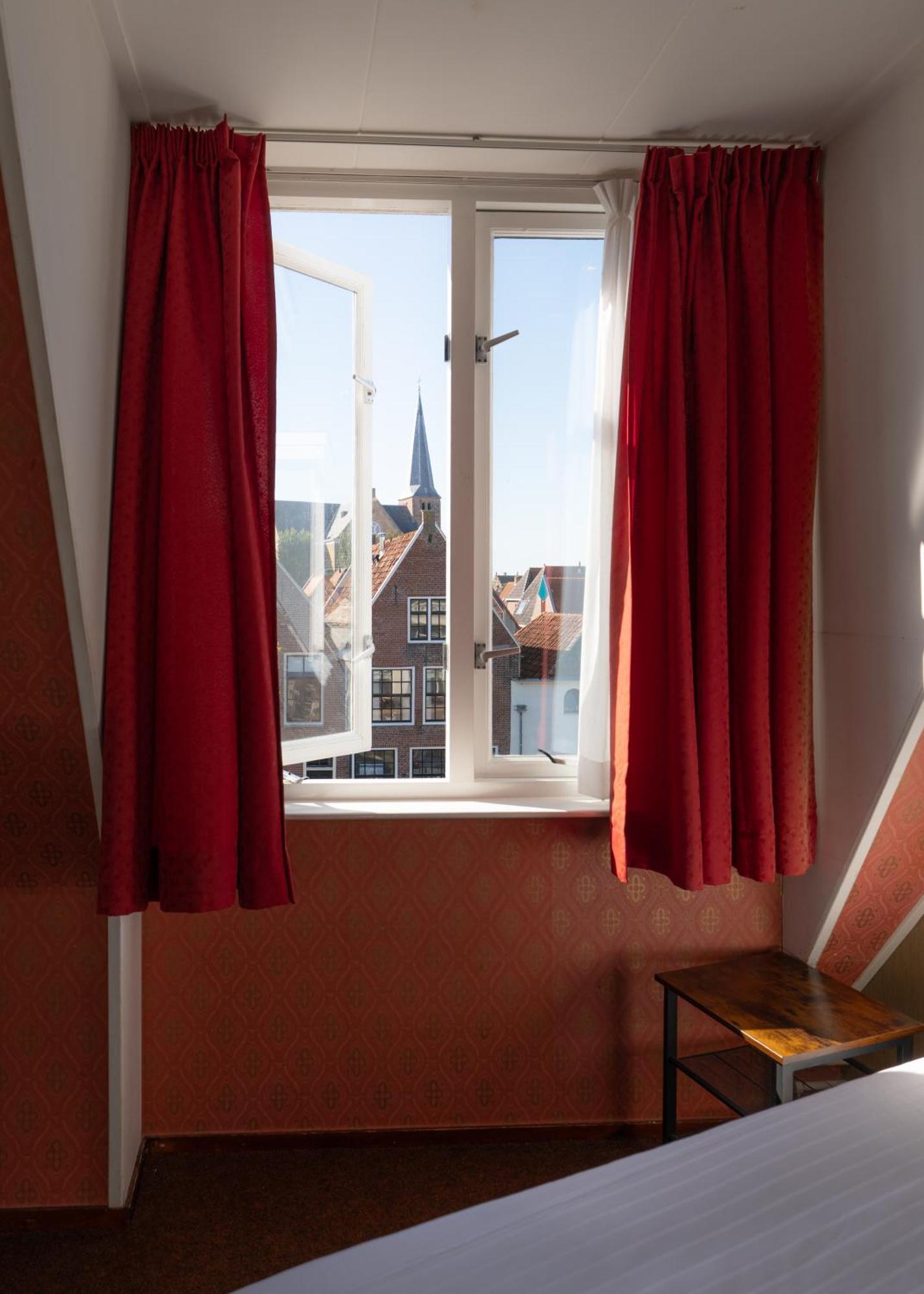 Triple Room,1705555073:JPEG