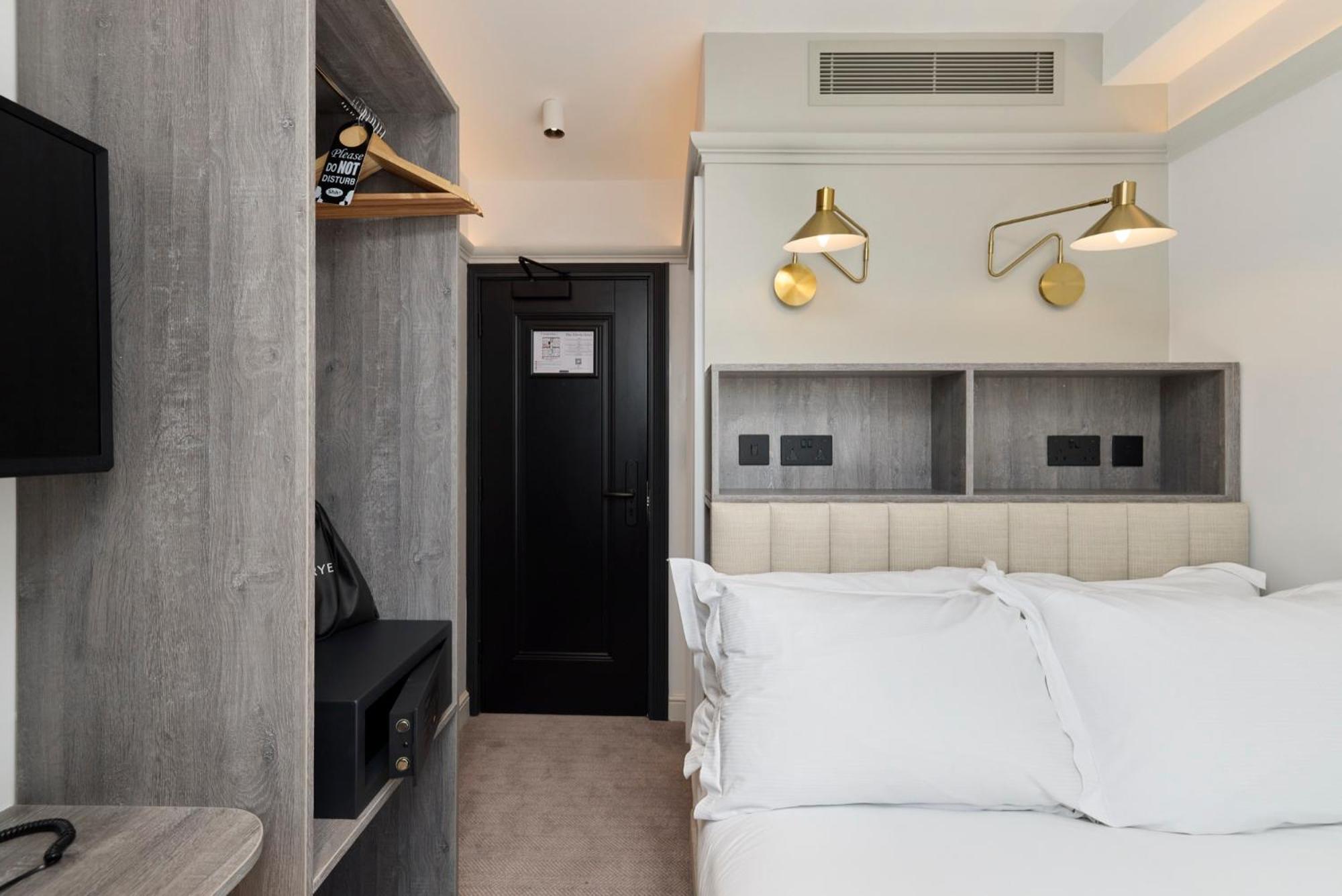Compact Double Room,1742599939:JPEG
