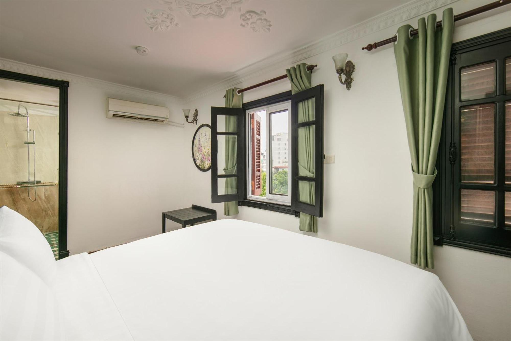 Deluxe King Room,1706838395:JPEG