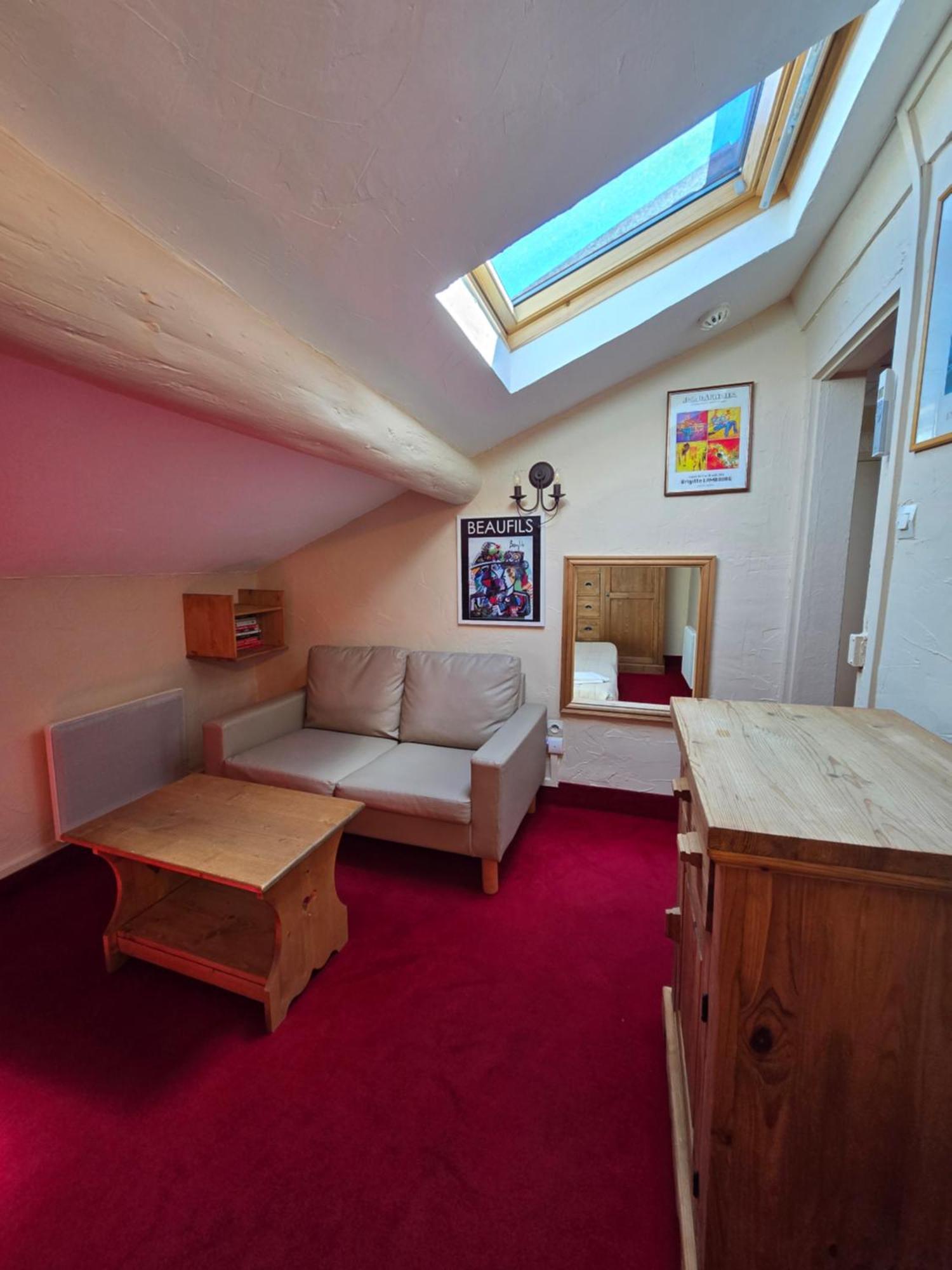 Large King Size Attic Room,1742961946:JPEG