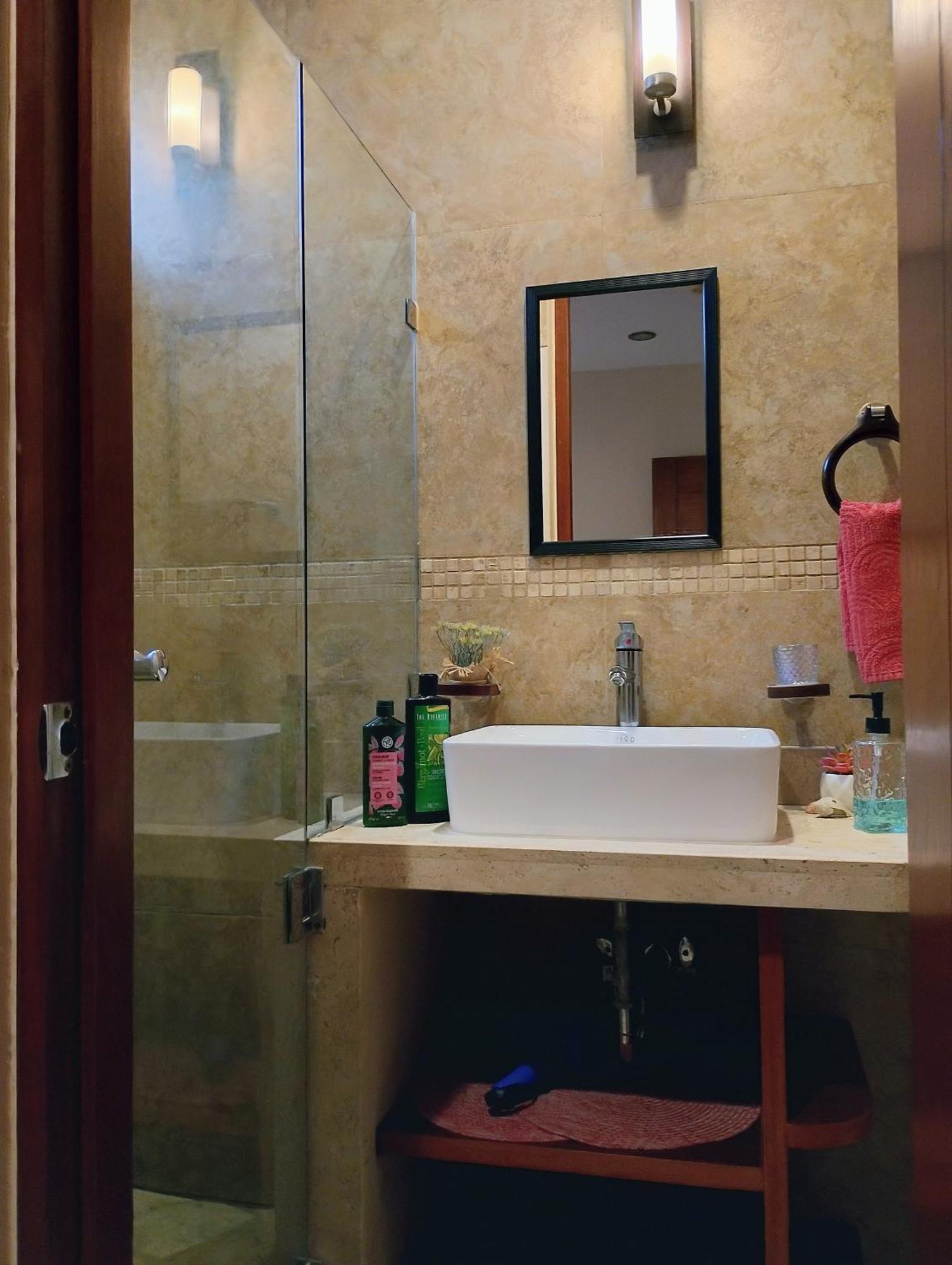 Twin Room Private Bathroom