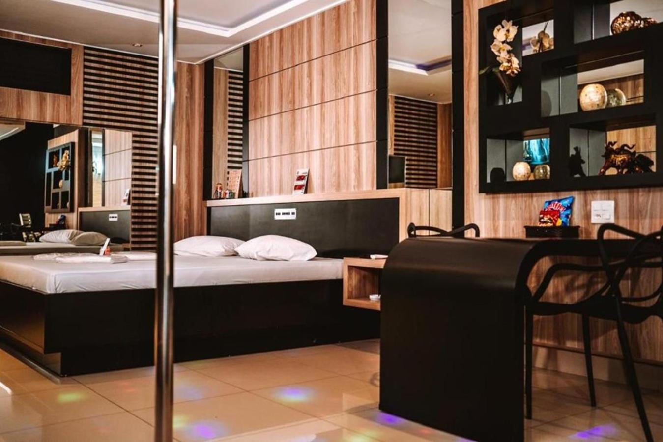Deluxe Suite with Spa Bath,1709123729:JPEG