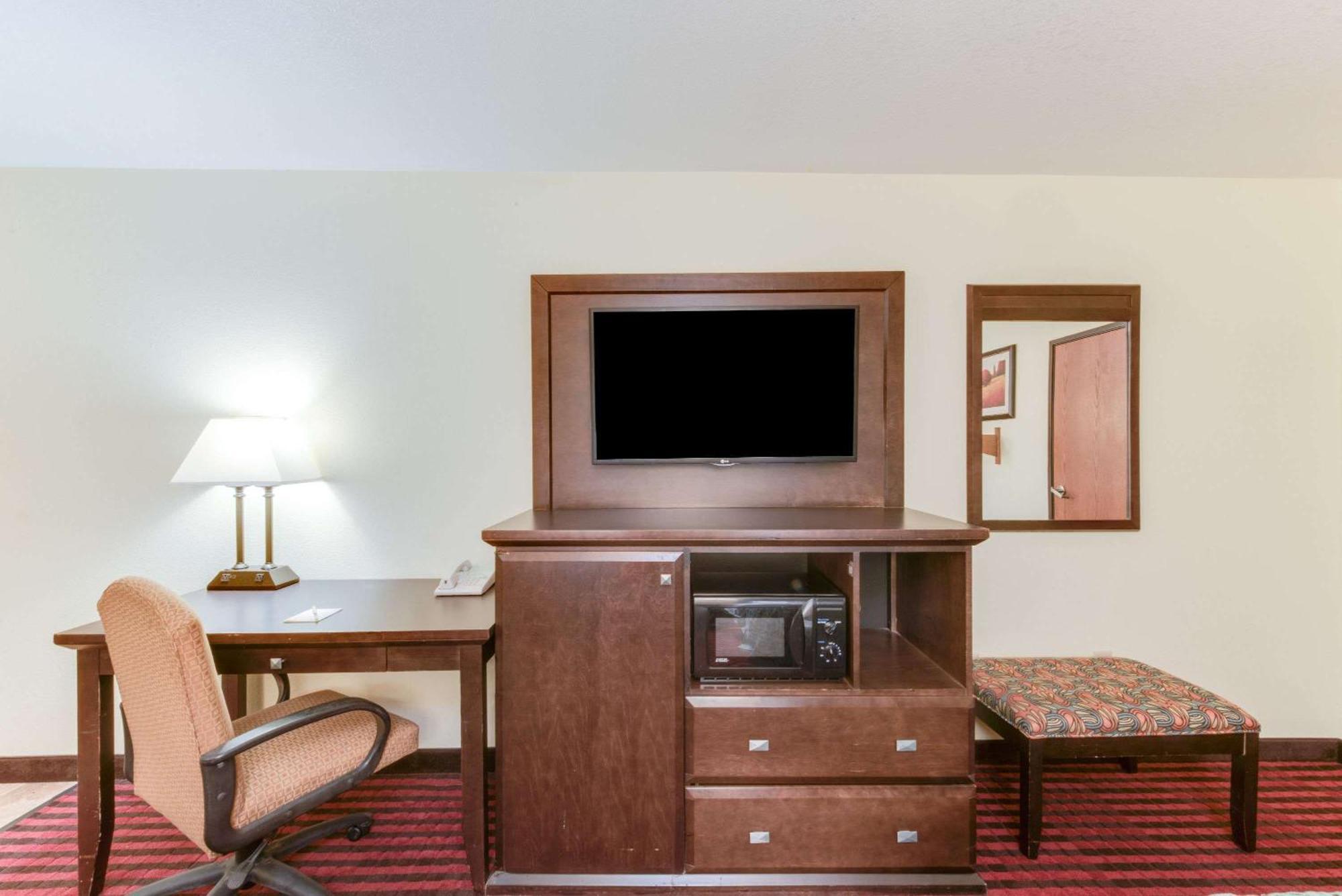 Double Room - Mobility Access/Non-Smoking,1281501271:JPEG