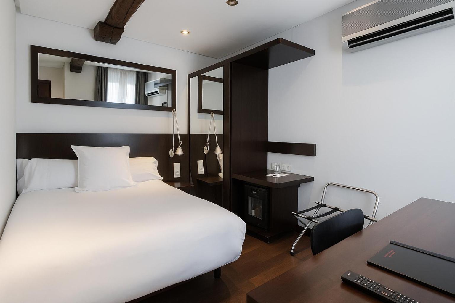 Interior Double Room