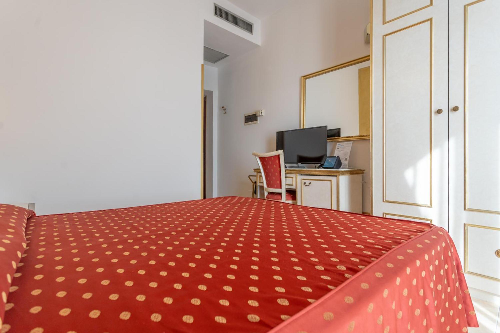 Standard Double or Twin Room Balcony