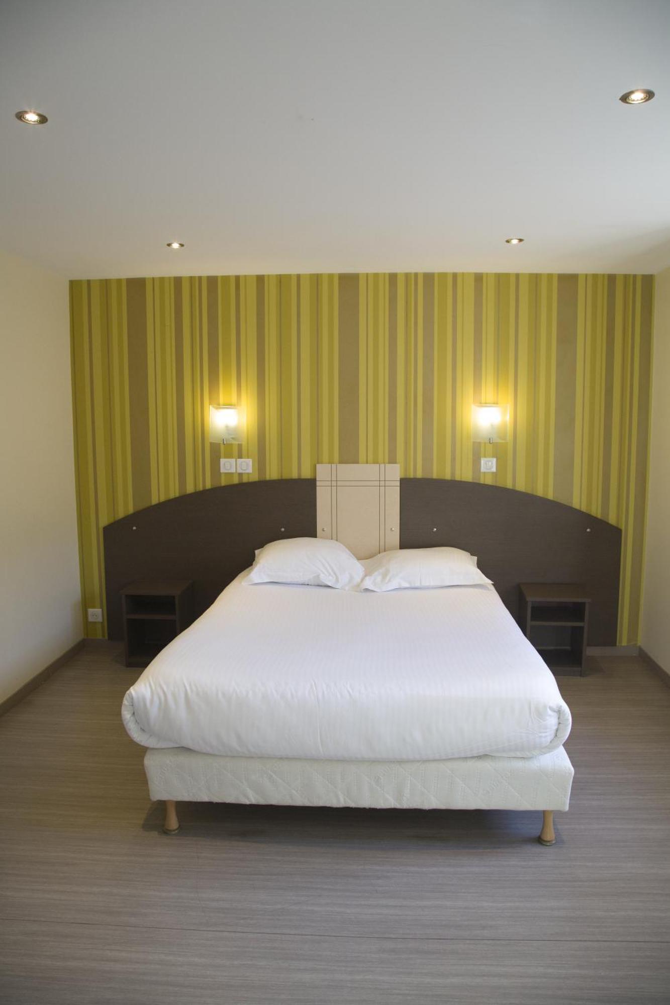 Quadruple Room,1739419946:JPEG