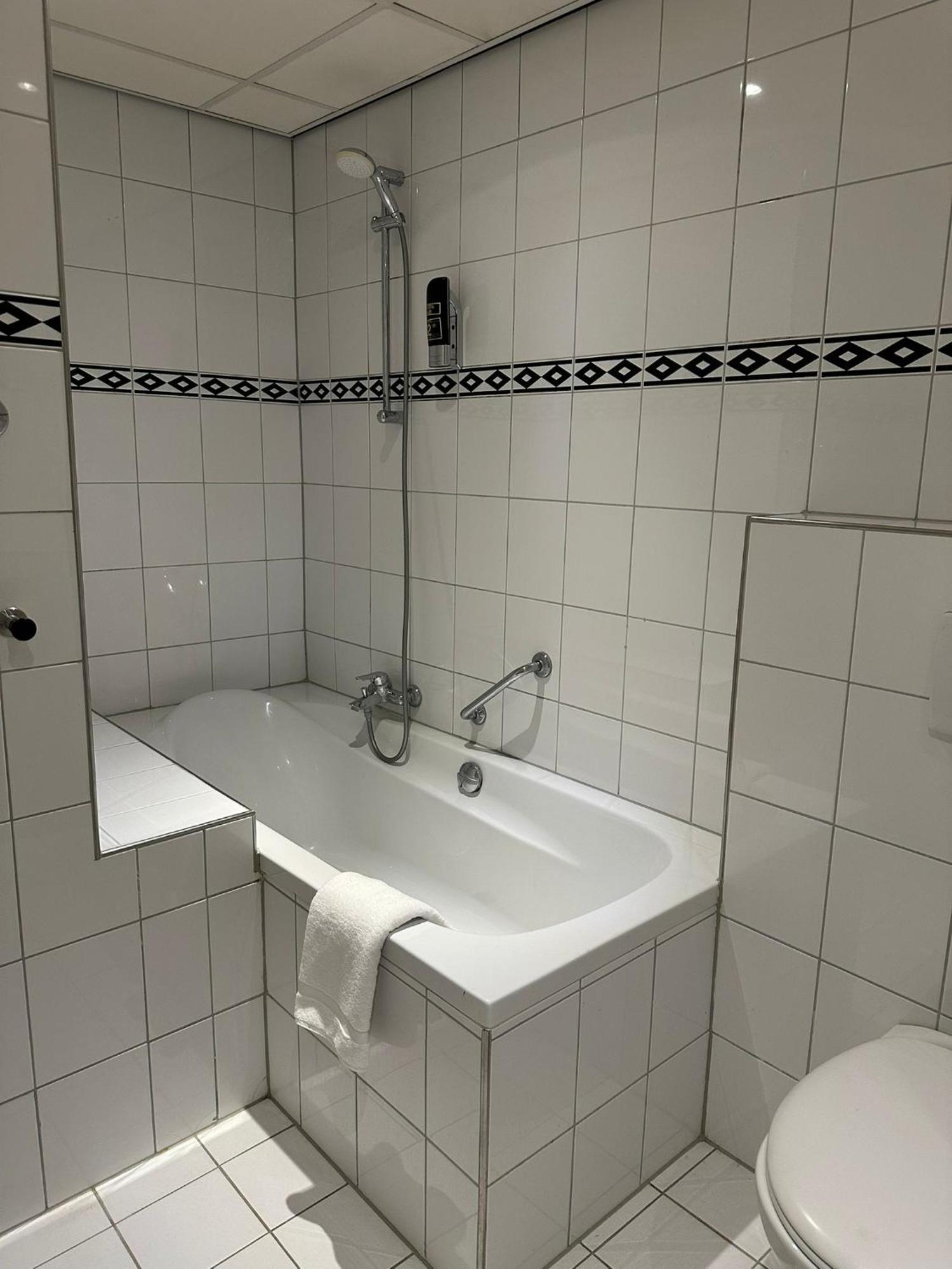 Quadruple Room,1742570037:JPEG