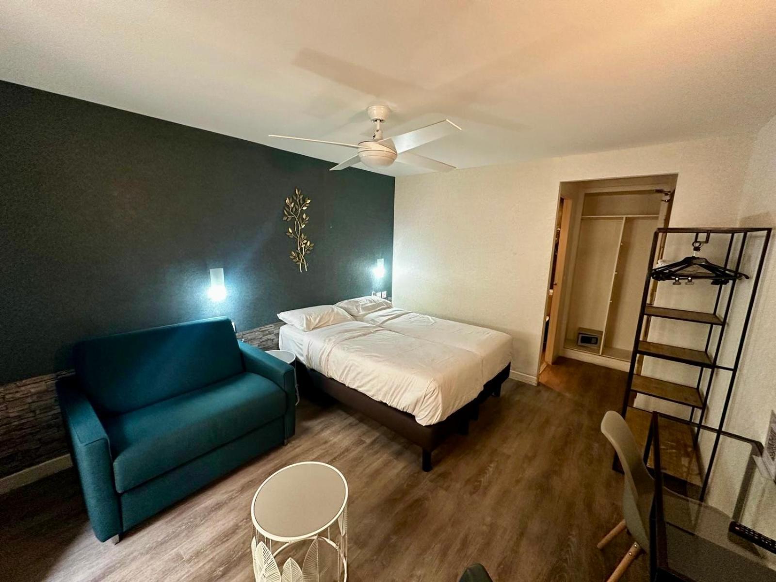 Quarto com 2 Camas de Solteiro e Terraço