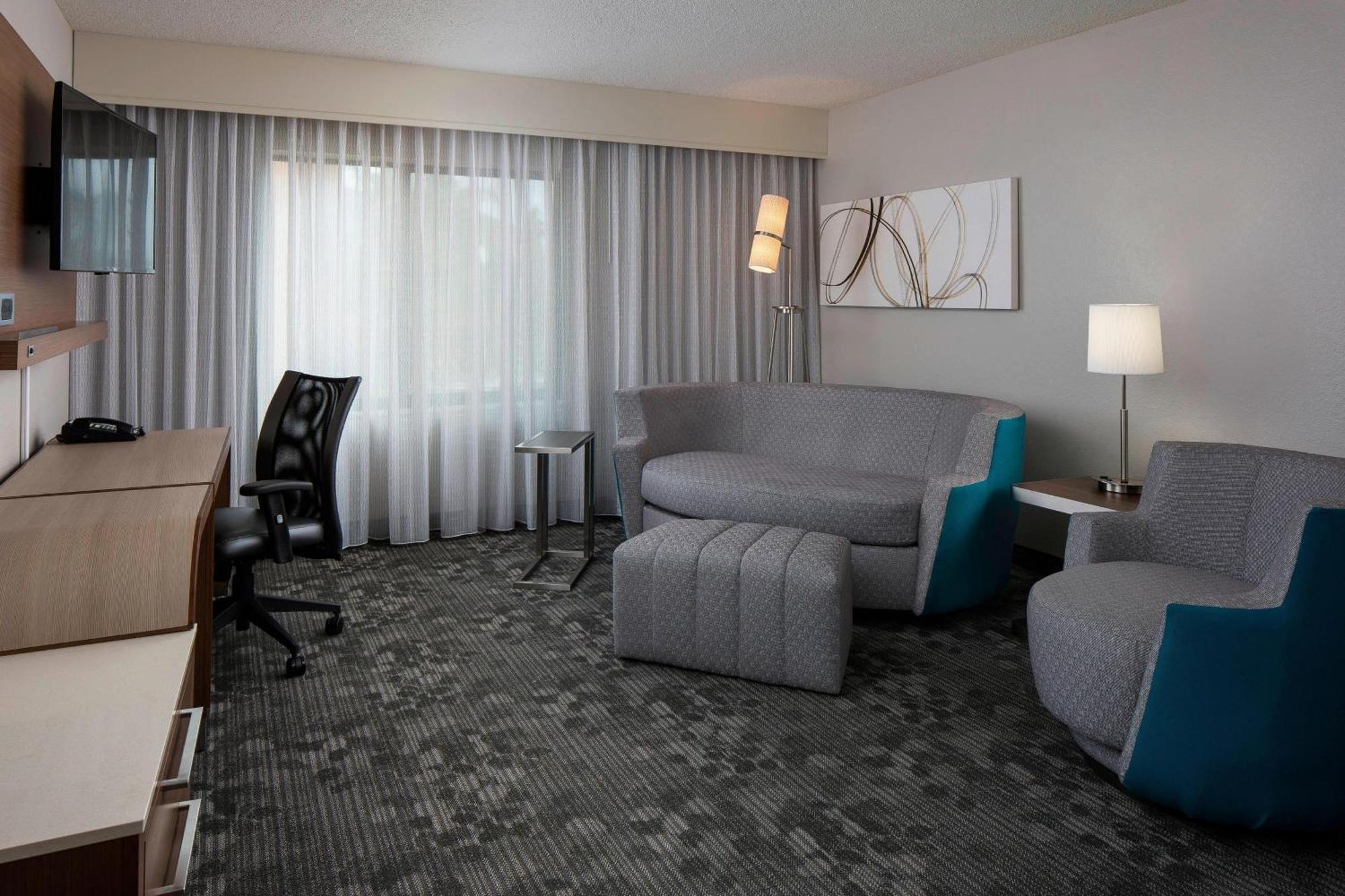 King Suite 1 Bedroom Suite 1 King Sofa bed