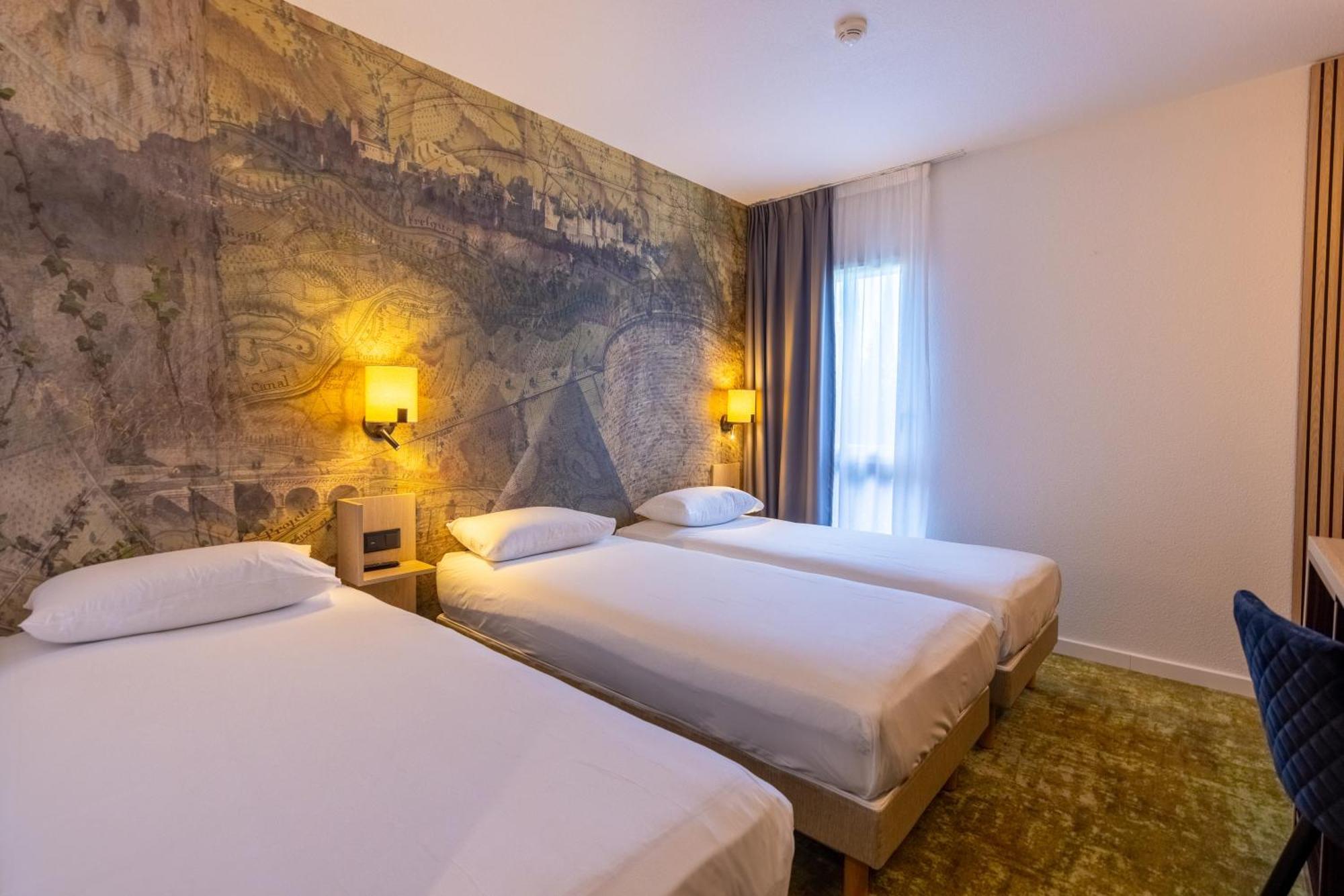 Triple Room 3 Single Beds