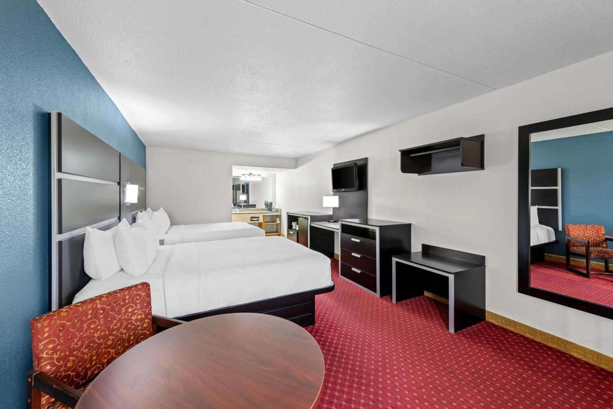 Queen Room with Two Queen Beds - Non-Smoking