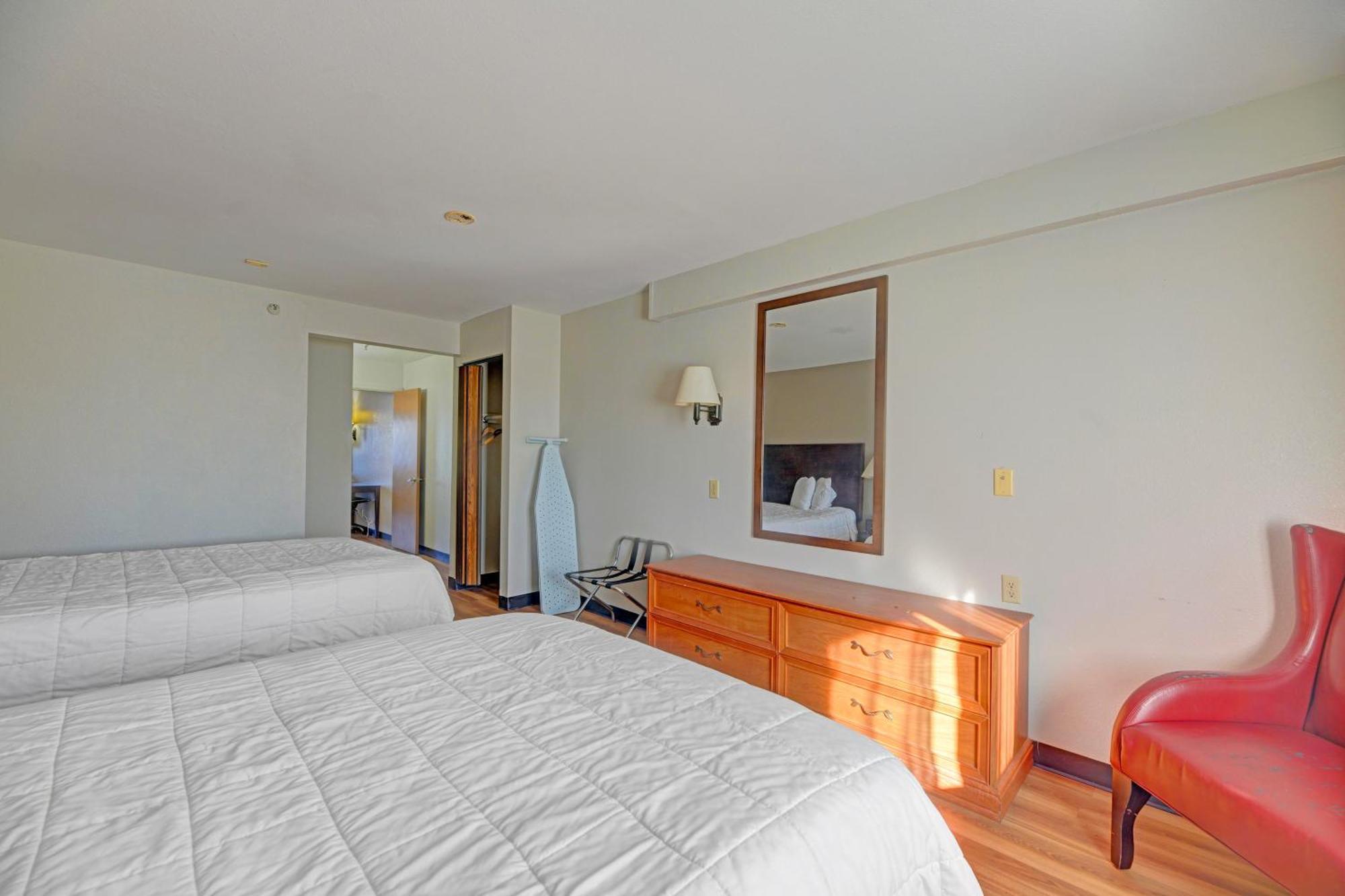 2 Queen Beds Suite Non-Smoking